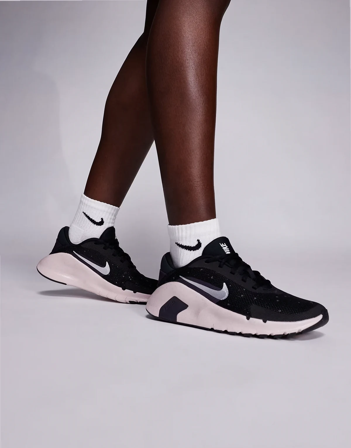 Flex sneakers in black and silver