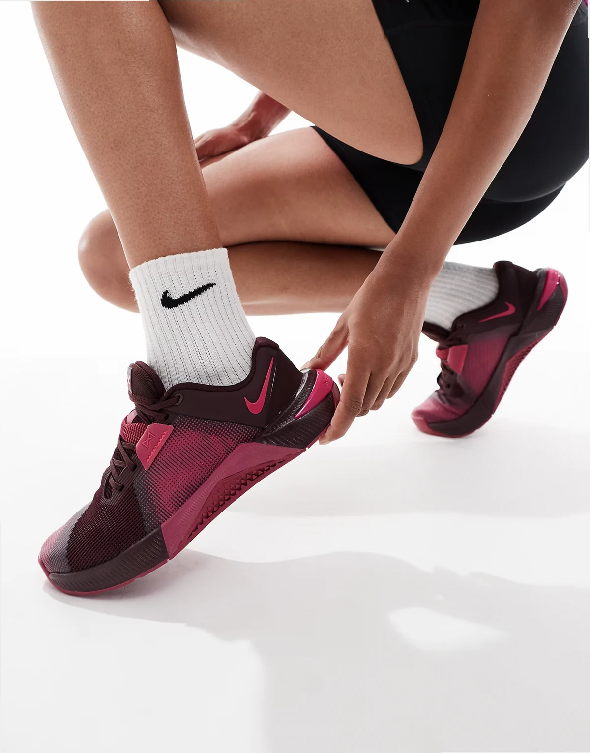 Metcon 10 sneakers in burgundy