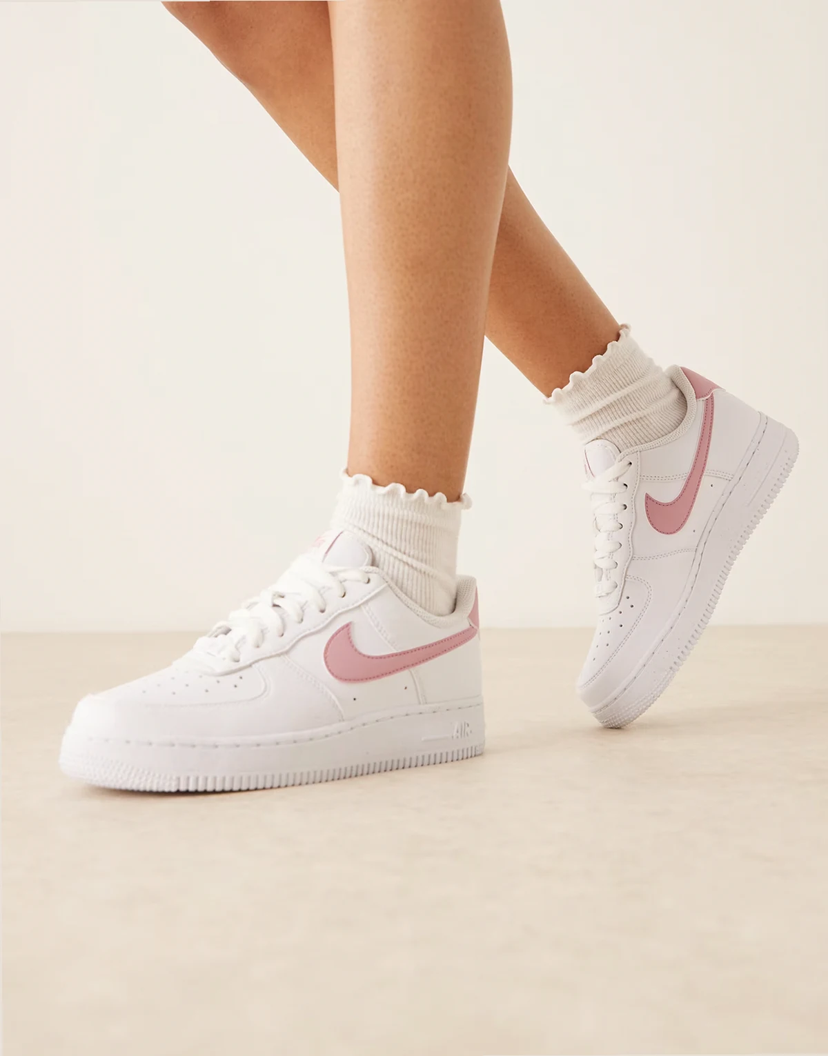 Air Force 1 '07 NN sneakers in white & pink