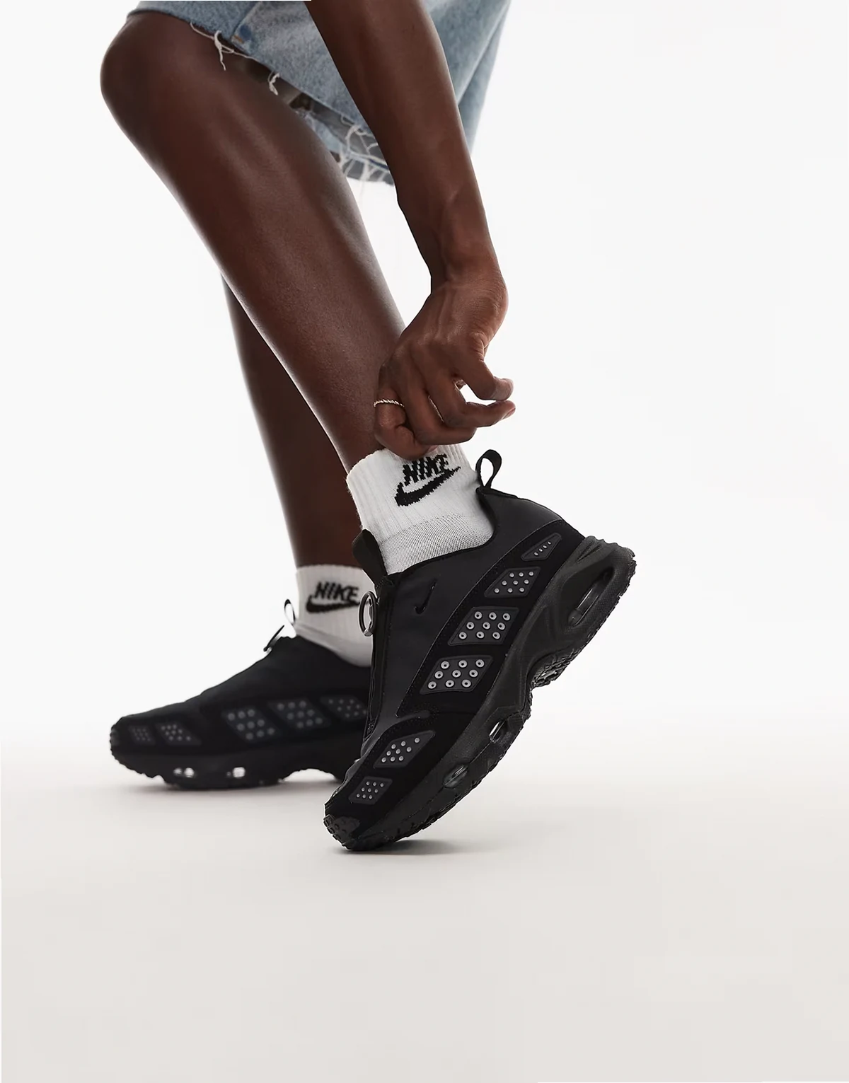Air Max SNDR sneakers in black and silver