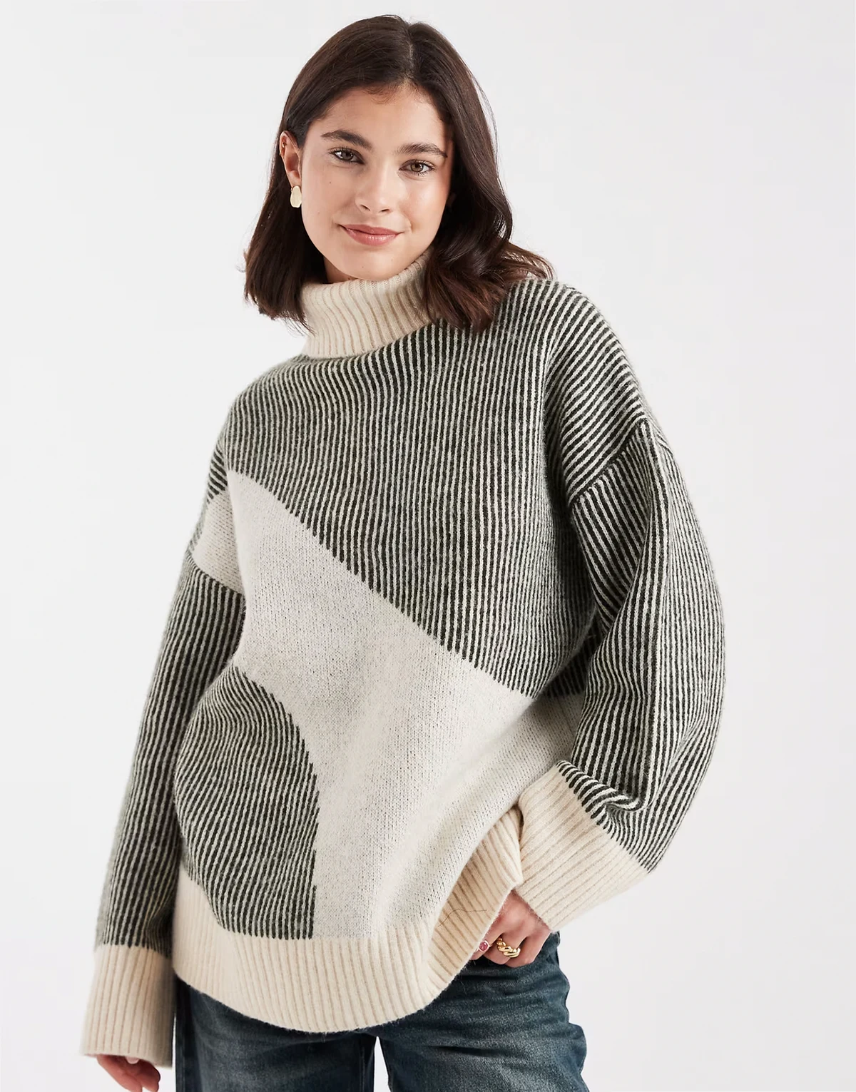 – Rollkragenpullover in Neutral mit abstraktem Muster