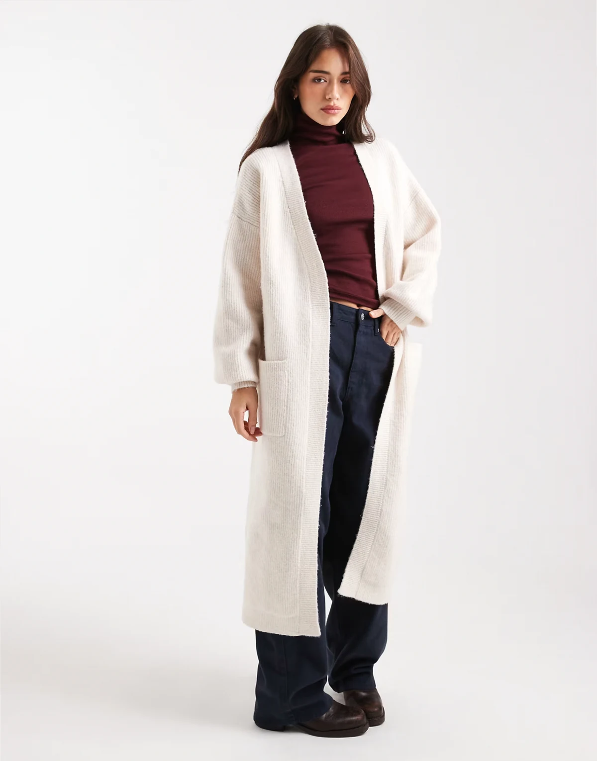 – Maxi-Strickjacke in Hellbeige