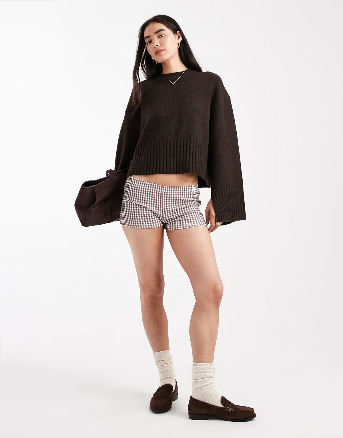 – Strickpullover in dunklem Schokobraun mit Rundhalsausschnitt, gerippten Bündchen und Saumdetail