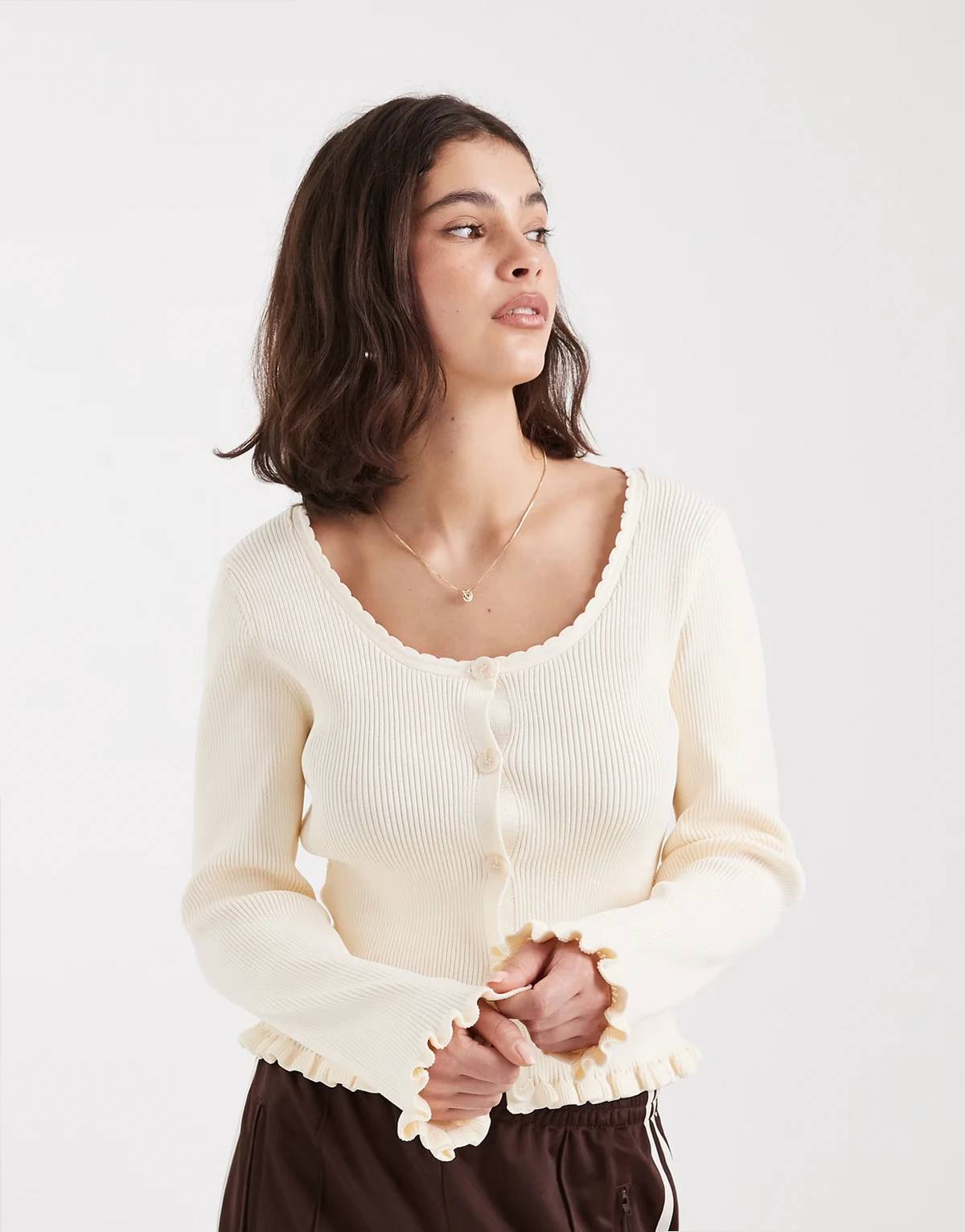 – Stricktop in Buttermilchgelb mit Spitzenkante