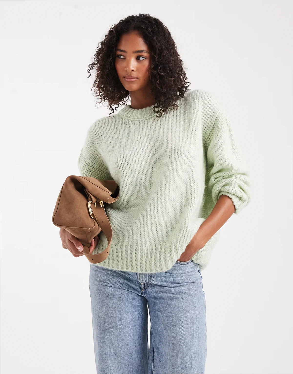 – Zielony melanżowy sweter oversize z okrągłym dekoltem