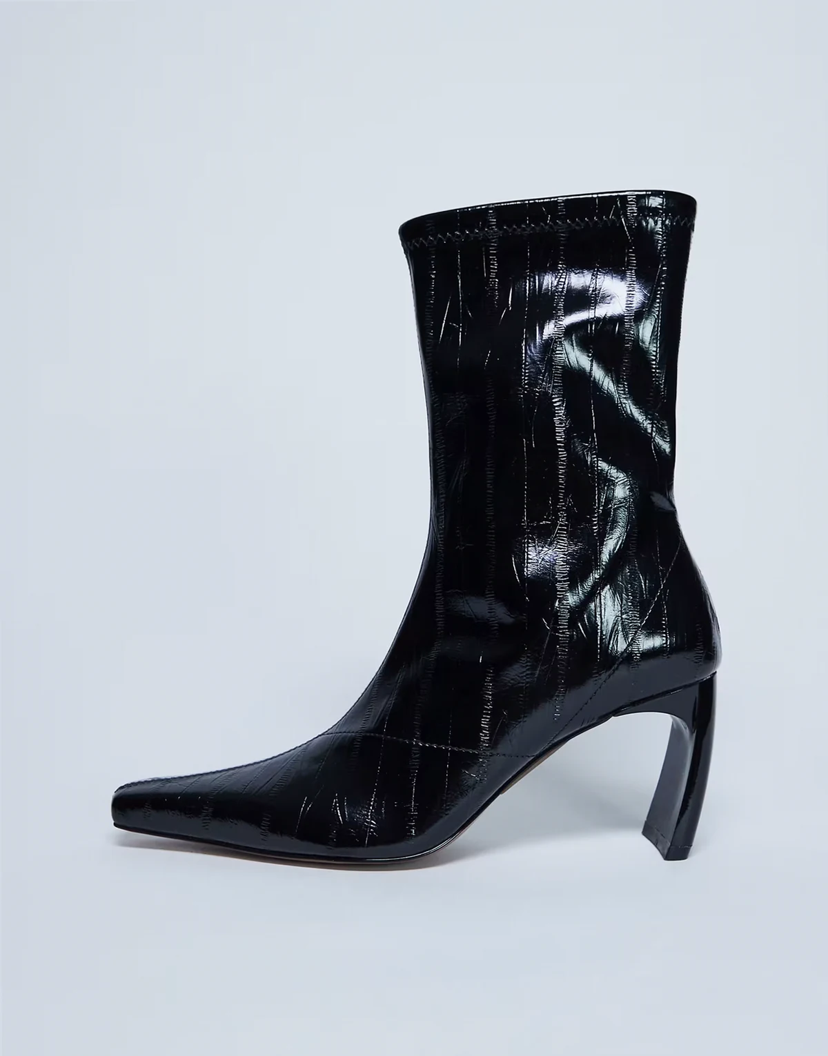 – Pearl – Ankle-Boots in schwarzer Lackoptik mit spitzer Zehenpartie