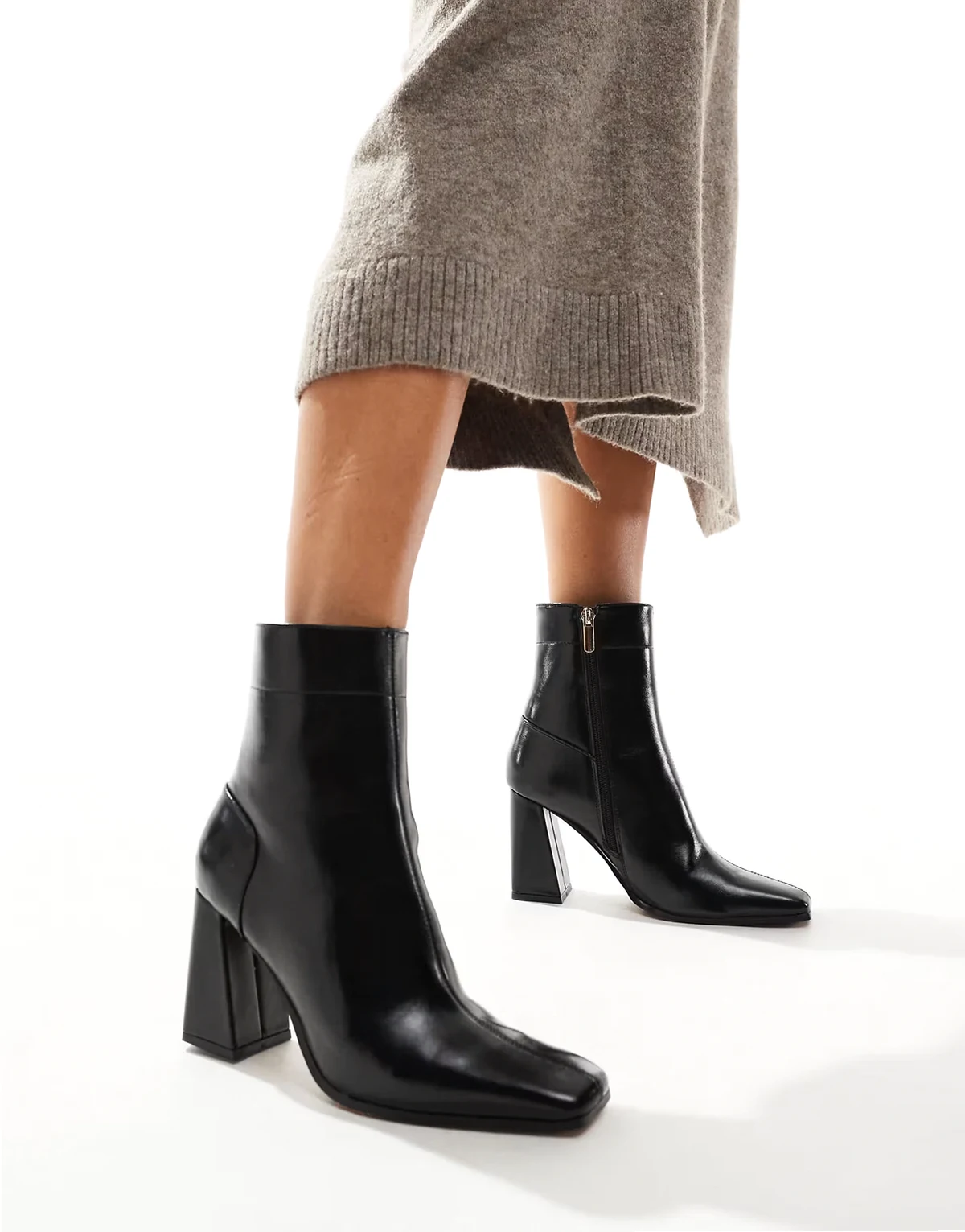 – Wide Fit – Everest – Stiefel in Schwarz mit ausgestelltem Absatz