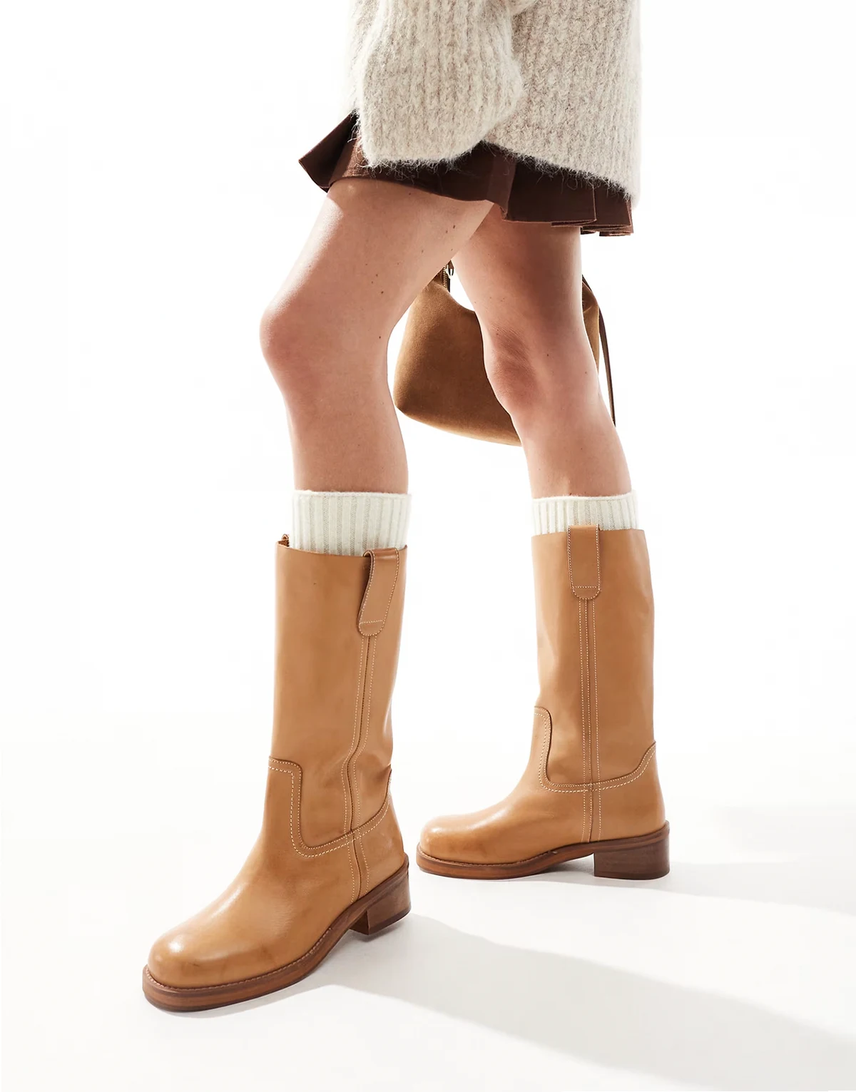 – Cindy – Stiefel aus Leder in Camel mit Zuglaschen