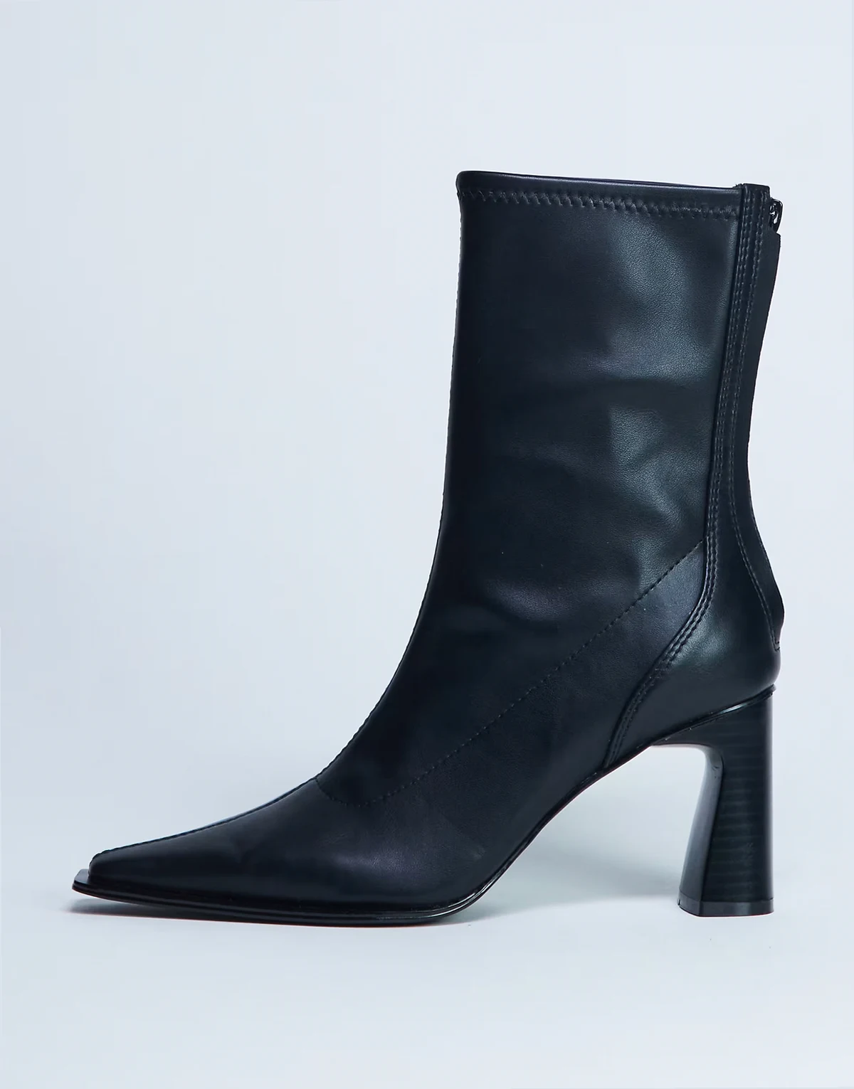 – Nicky – Czarne botki do kostki z kwadratowymi noskami w szpic