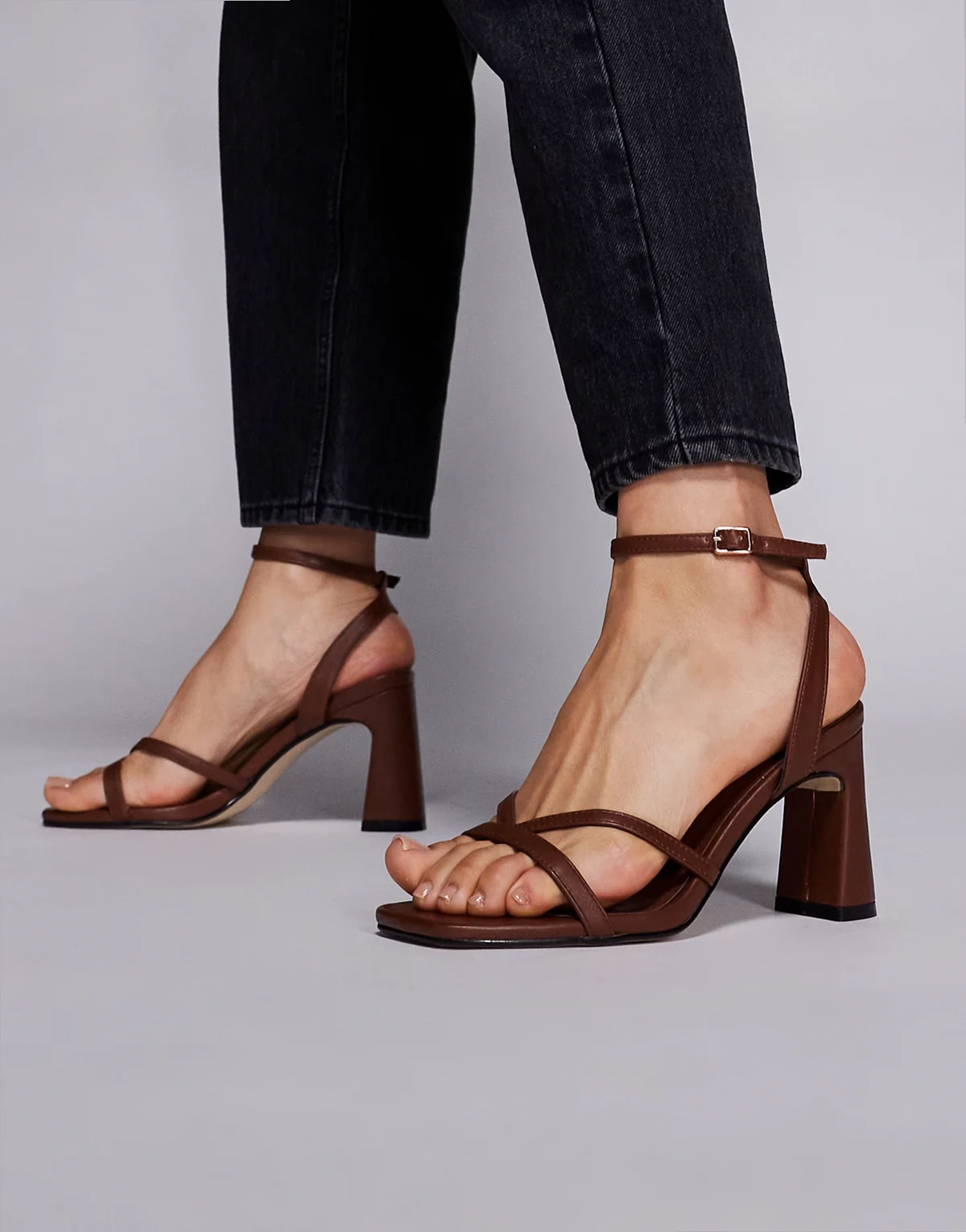 Everleigh block heeled sandals in brown