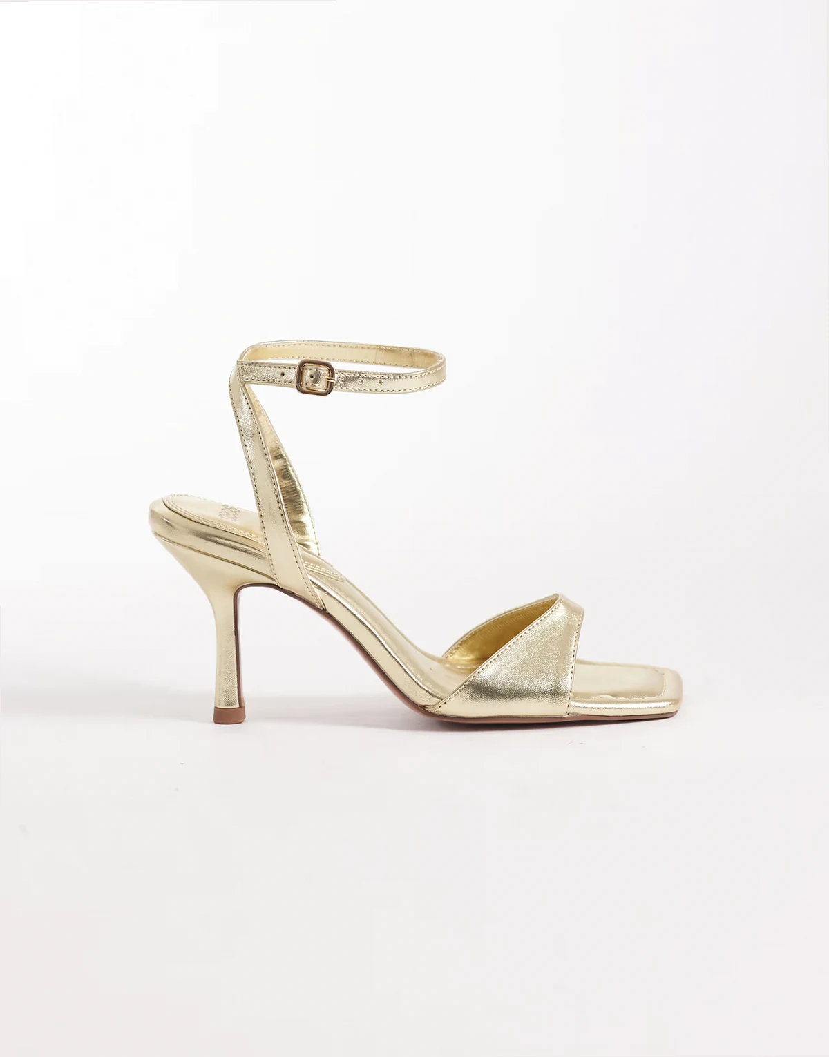 – Hollow – Złote minimalistyczne sandały na obcasie