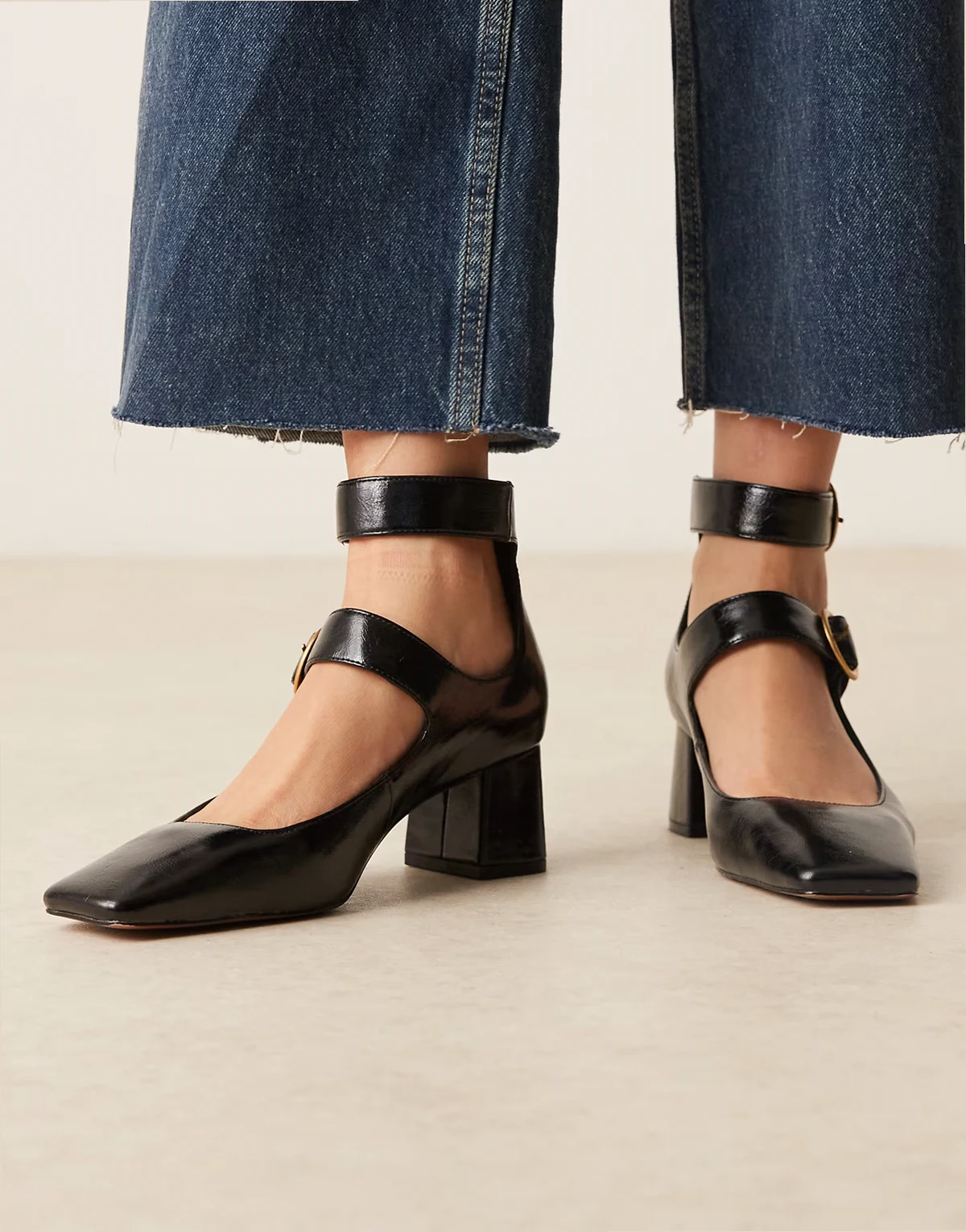 – Sasha – Czarne buty na obcasie klockowym z dwoma paskami z klamrami
