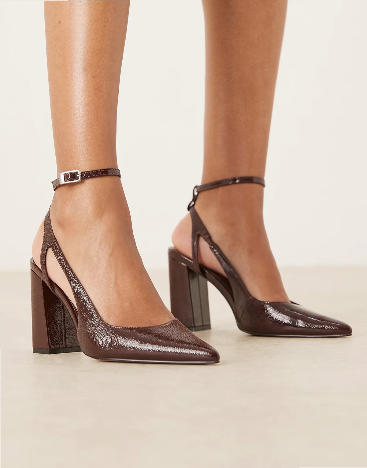 – Paisley – Czekoladowe buty na wysokim obcasie klockowym