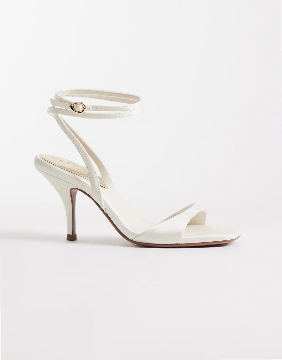 – Hope – Minimalistyczne sandały na szpilce na średnim obcasie w kolorze kości słoniowej