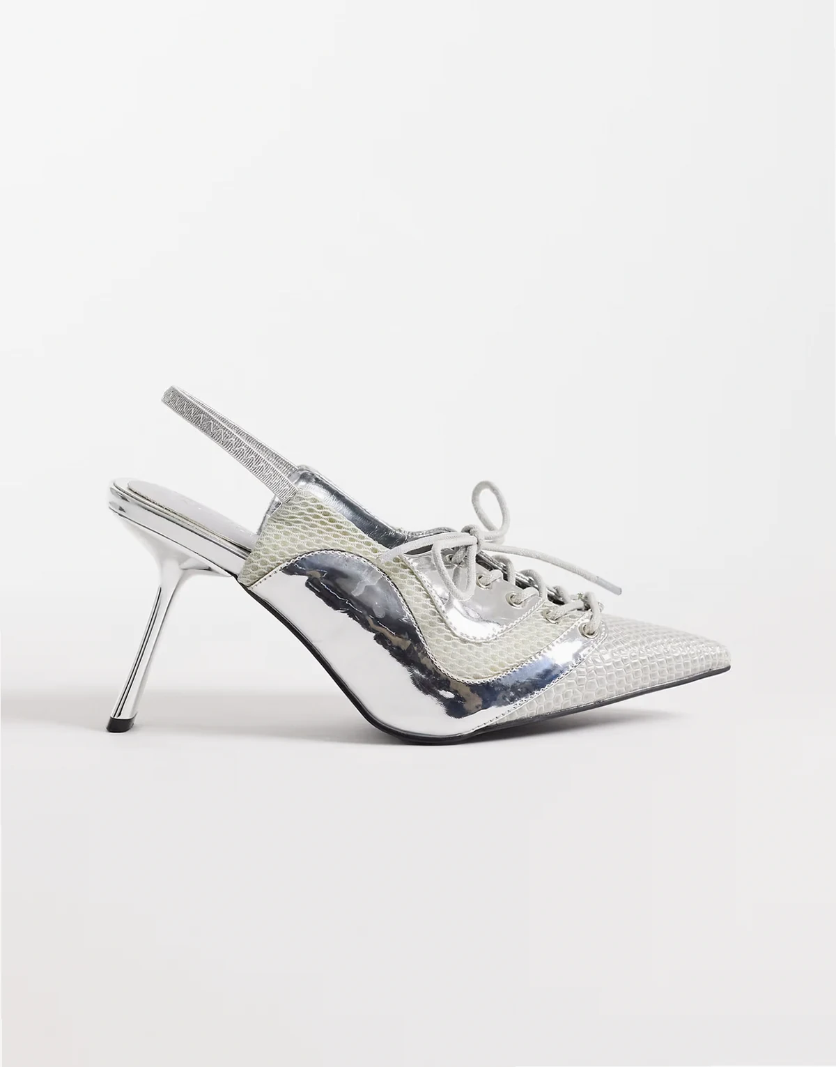 Exclusive – Srebrne sznurowane buty na obcasie w piłkarskim stylu