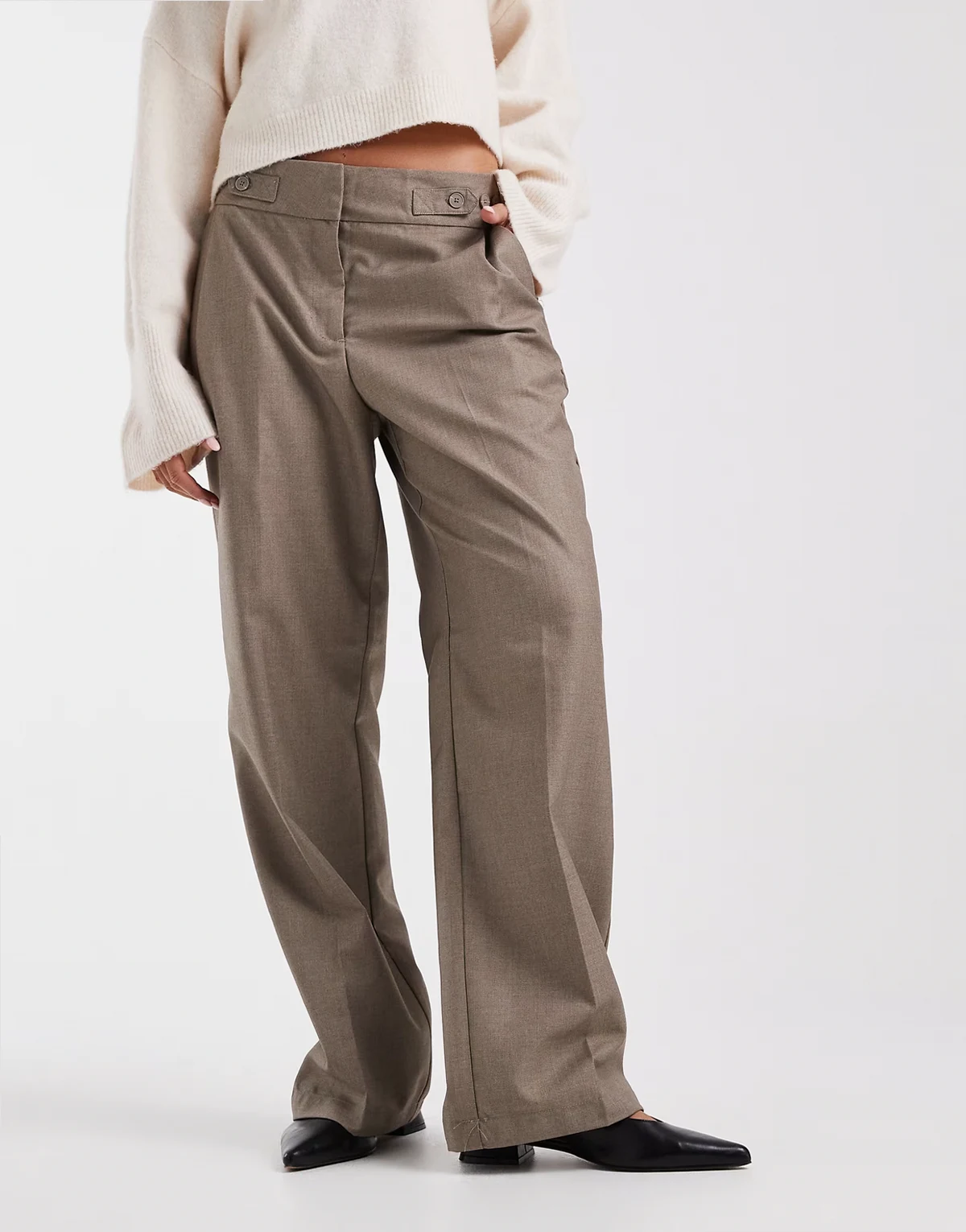 – Elegante Hose in Beige meliert mit weitem Bein, Bügelfalte vorne und verstellbarer Taille mit Knopfleiste