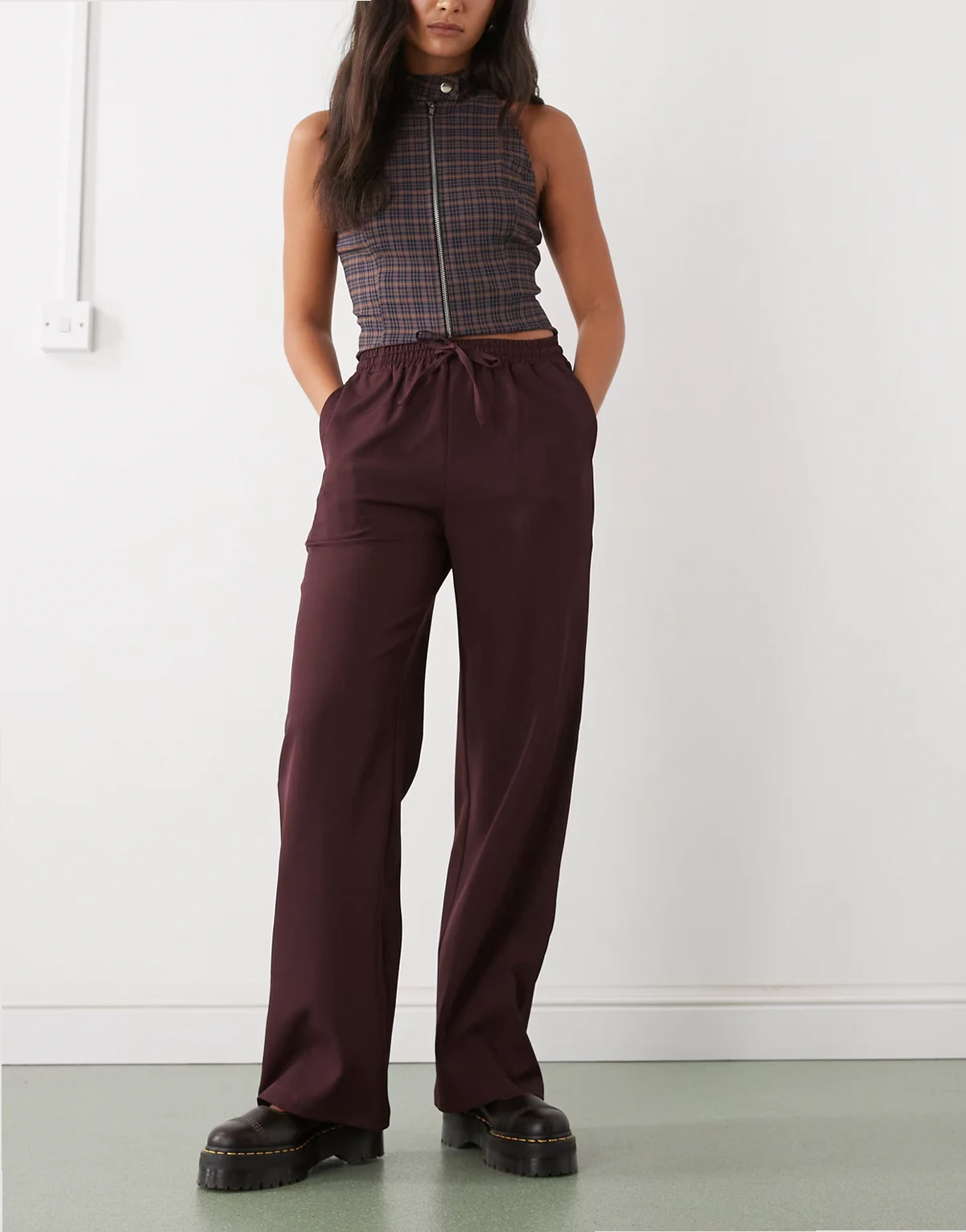 – Elegante Hose in Weinrot mit weitem Bein