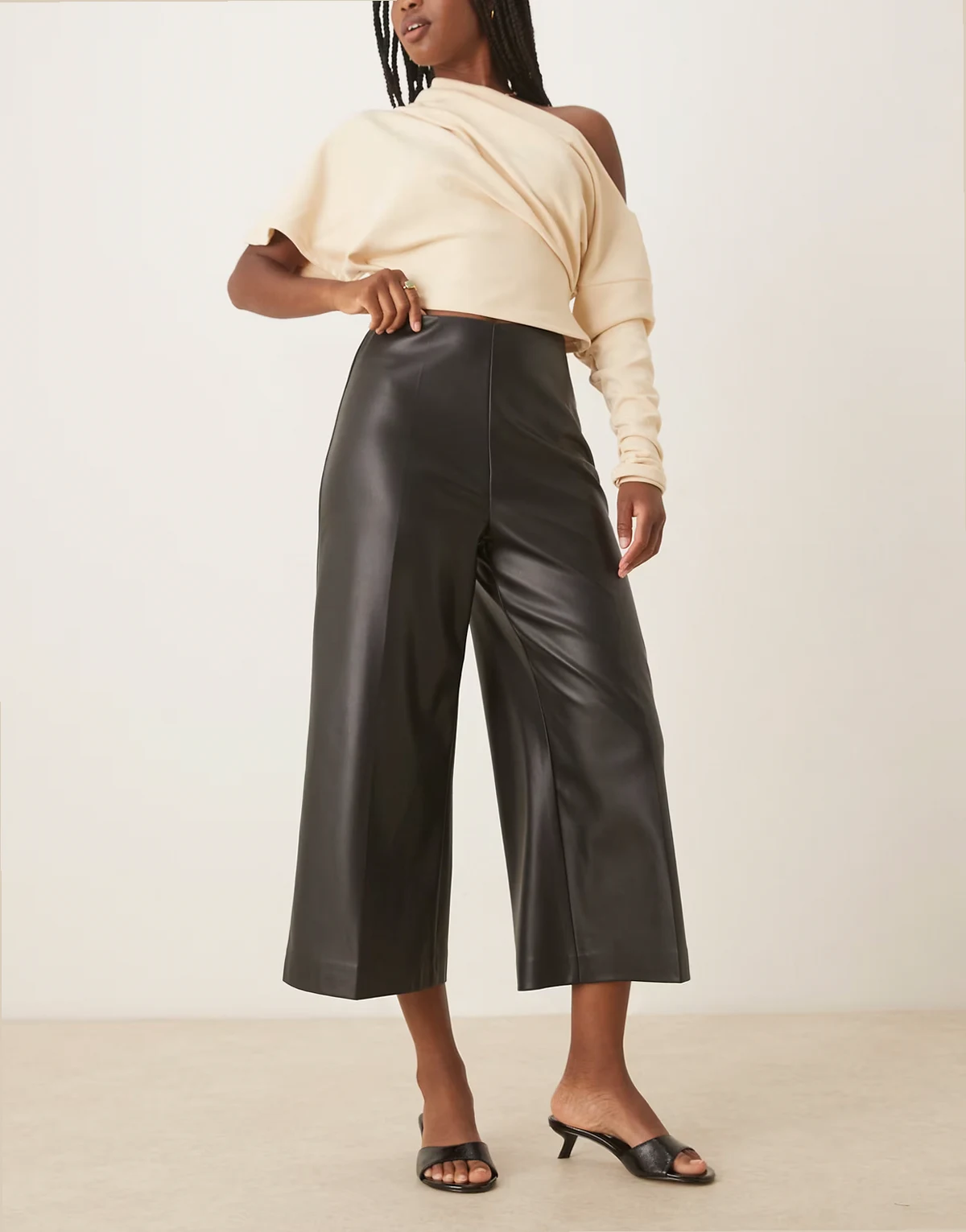 PU culotte pants in black