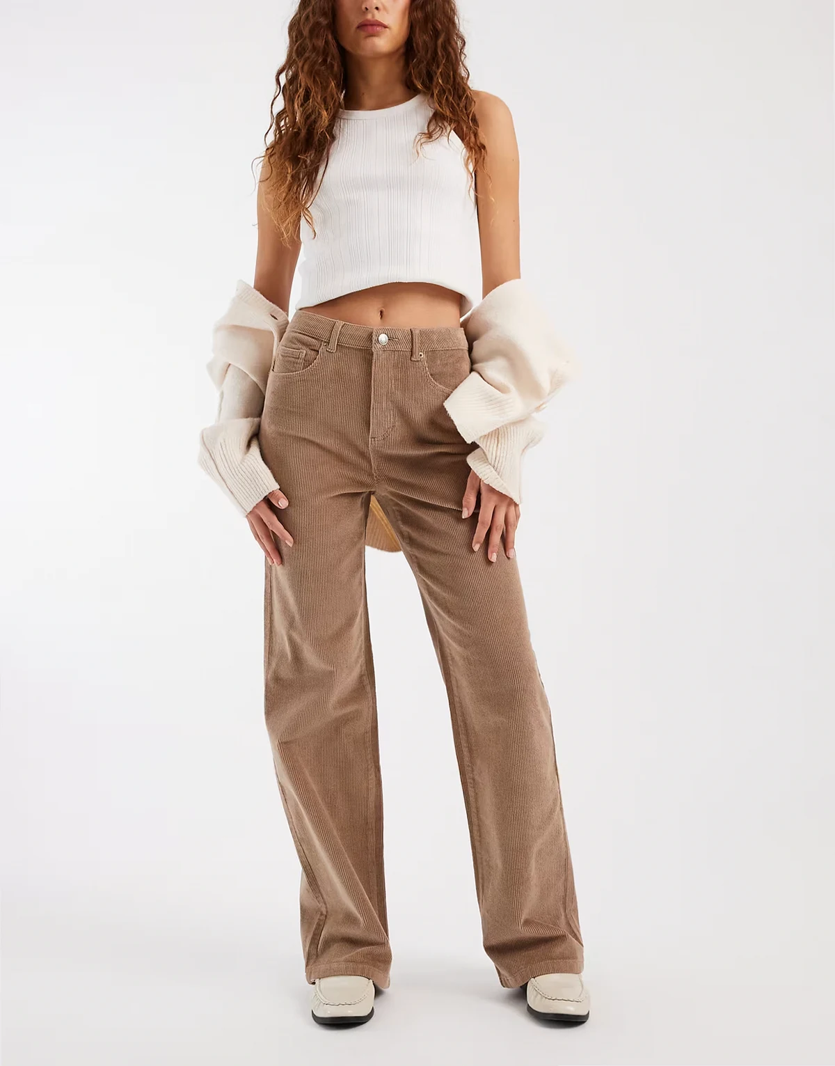 – Tessa – Gerade geschnittene Cordhose in Nerzbraun mit hohem Bund