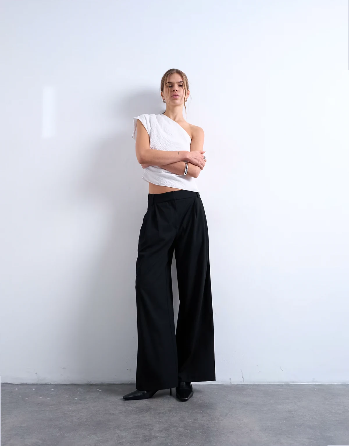 – Elegante Hose in Schwarz mit hohem Bund und Bundfalten