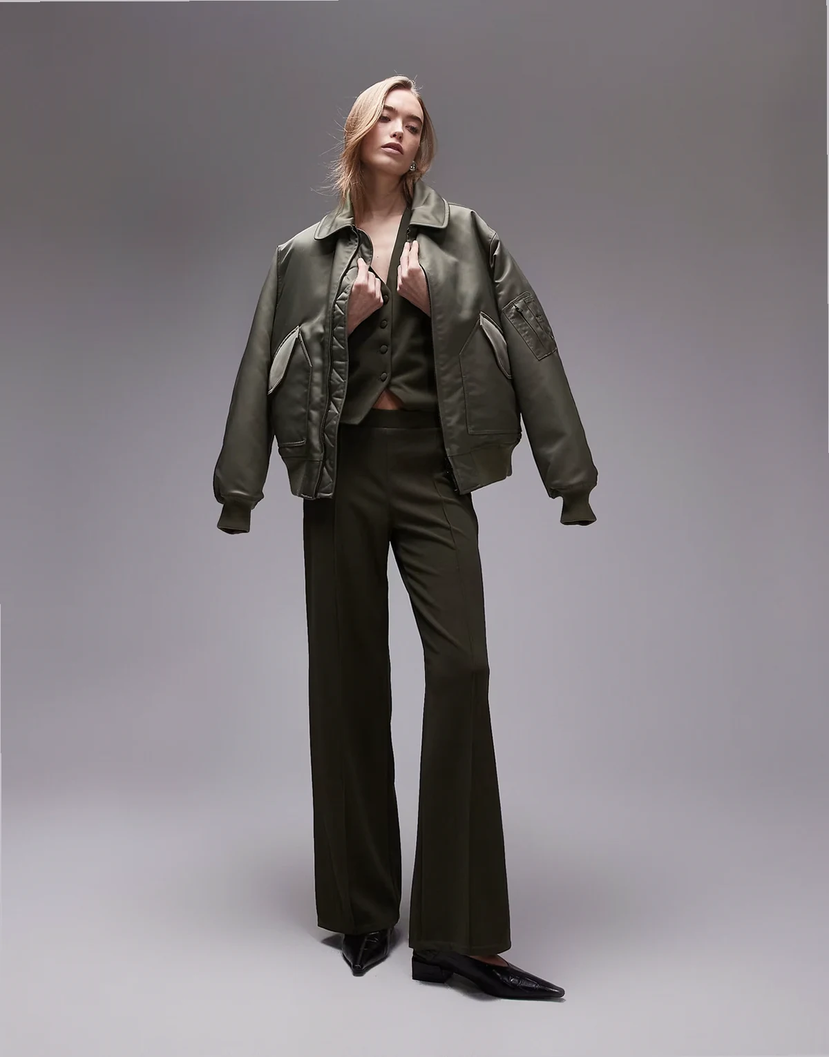 elasticated waist straight leg pants in khaki - part of a set