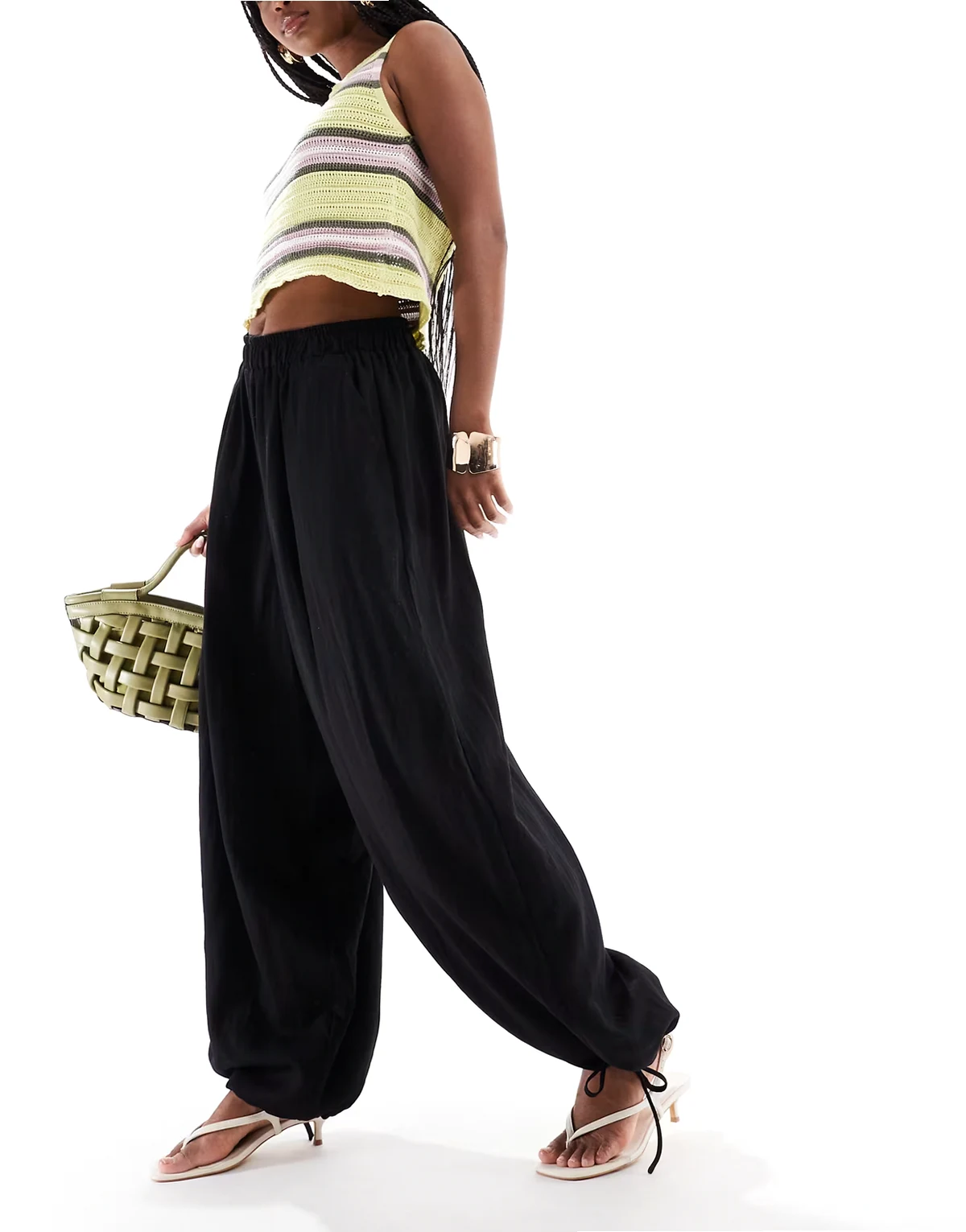 – Billow – Hose in Schwarz mit Oversize-Passform und Bindesaum