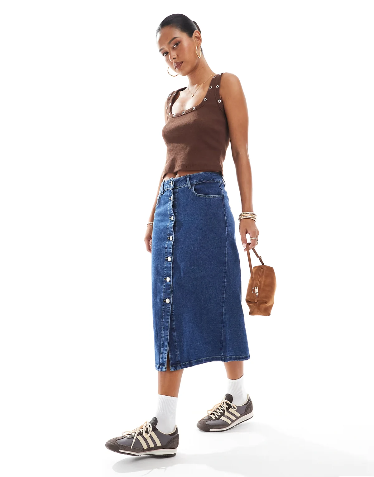 – Midirock aus Denim in dunkelblauer Waschung mit Knopfleiste vorne