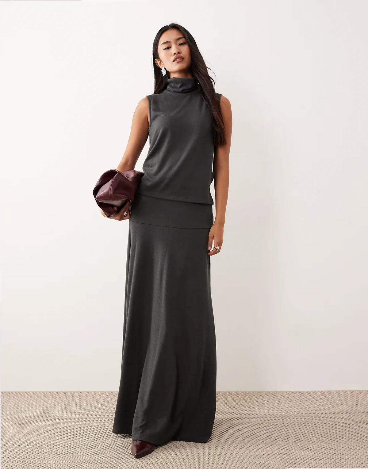 maxi skirt set in dark gray
