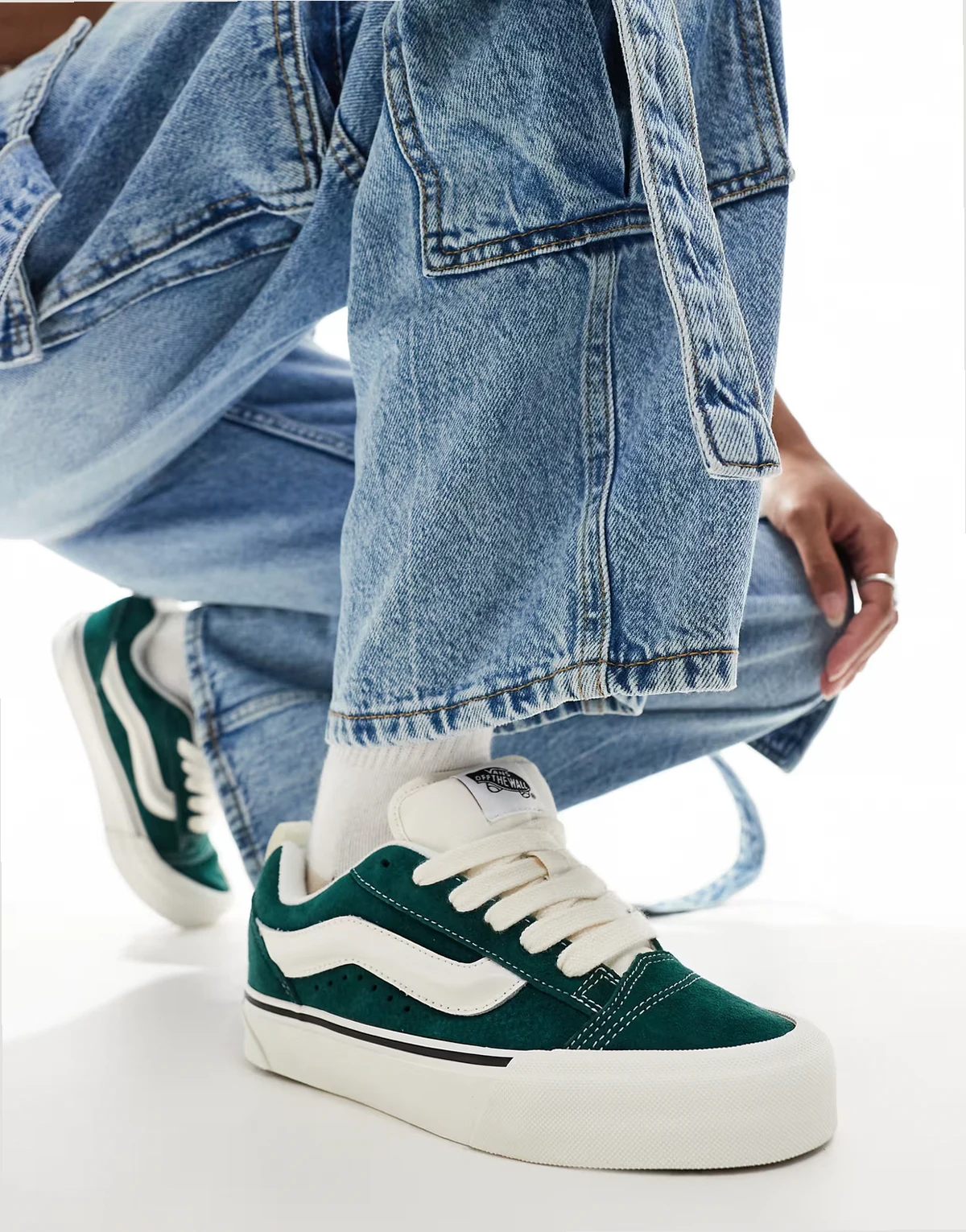 Knu Skool sneaker with suede in green
