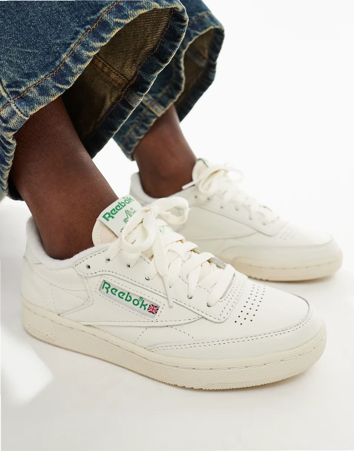 club c 85 vintage trainers in off white