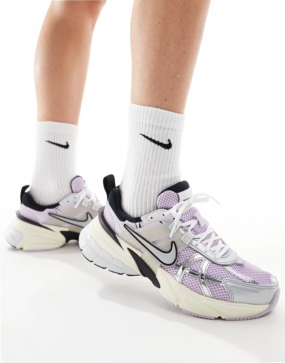 V2K Run sneakers in silver and grape