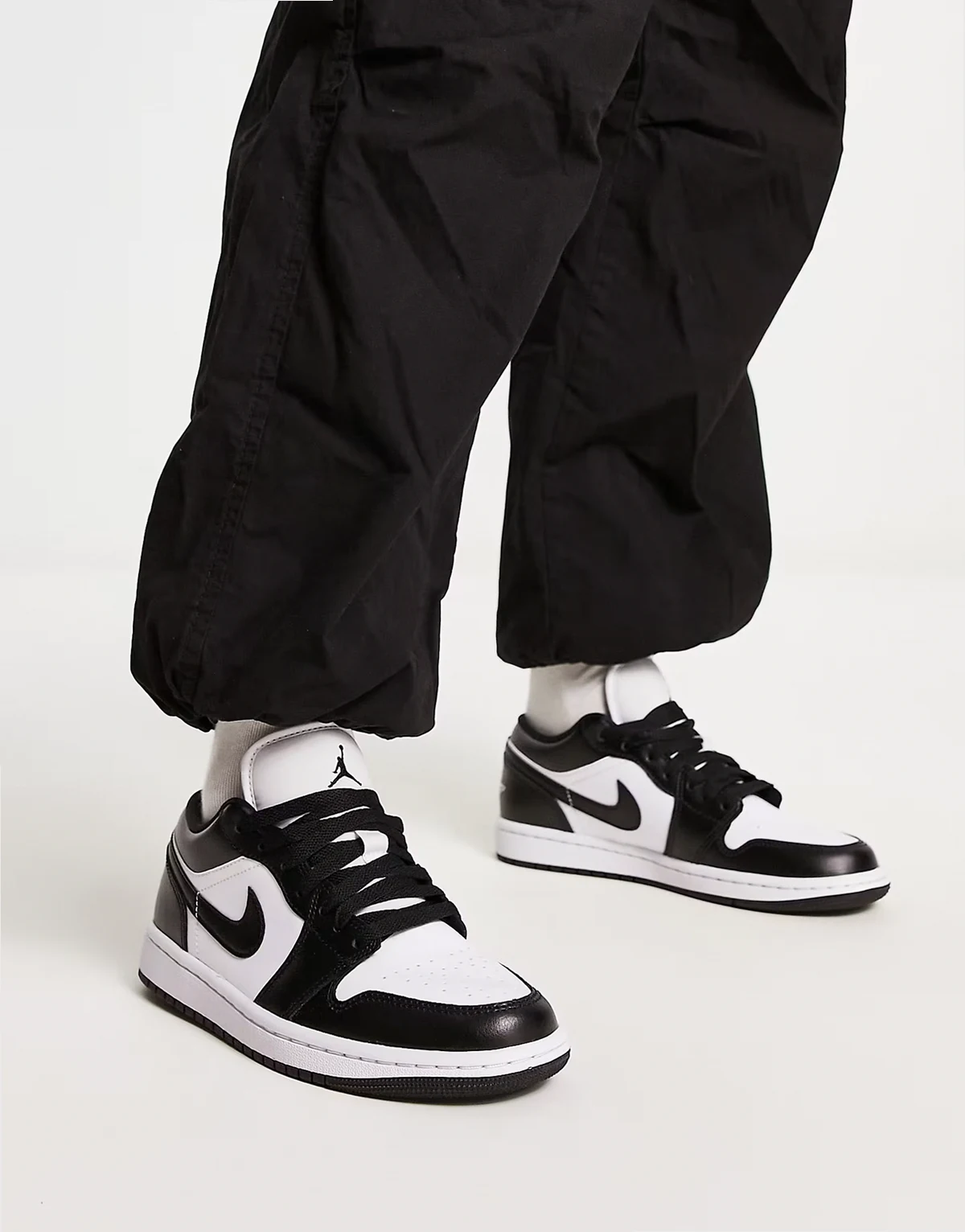 Nike Jordan Air 1 Low sneakers in white and black