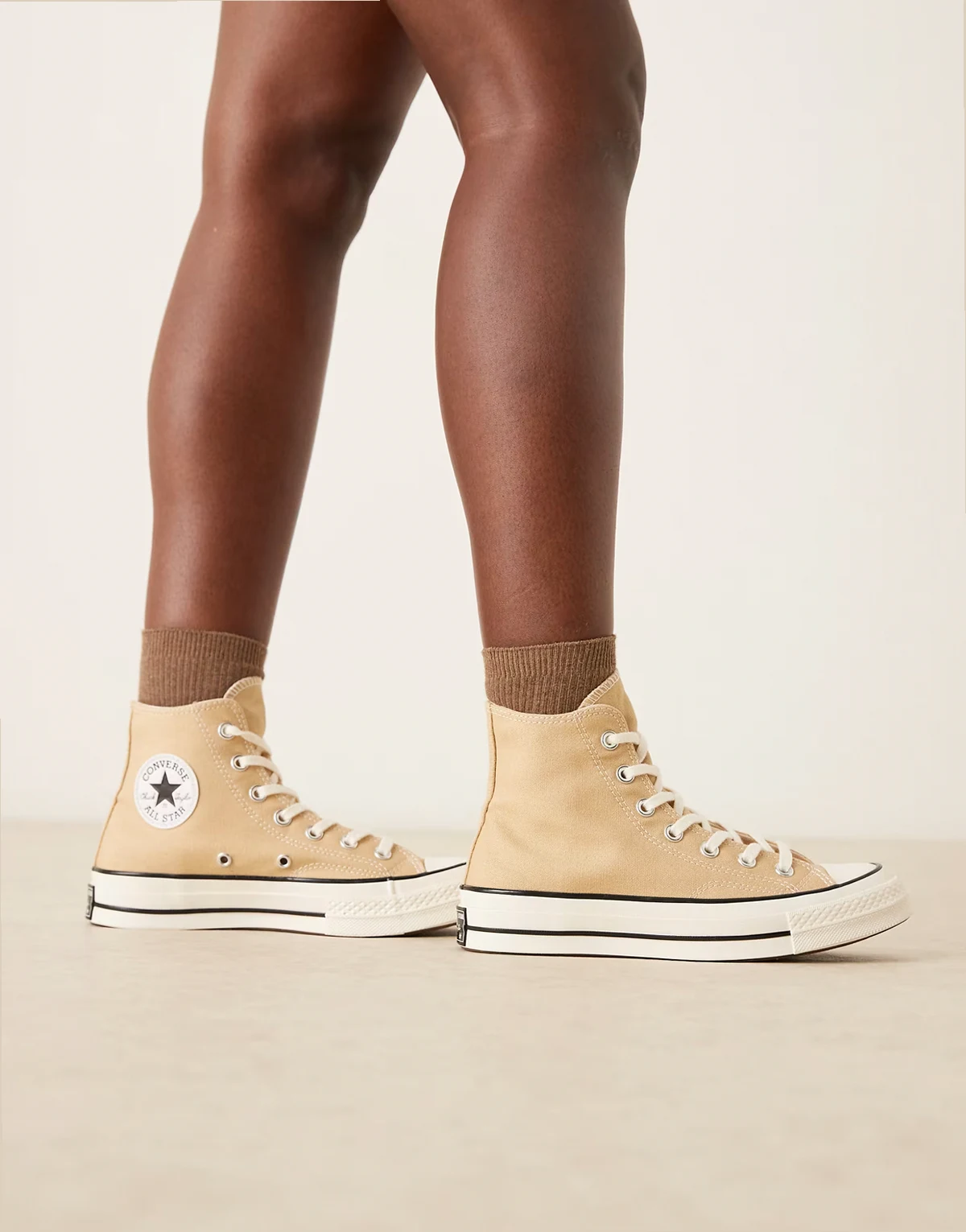 Chuck 70 Hi sneakers in beige