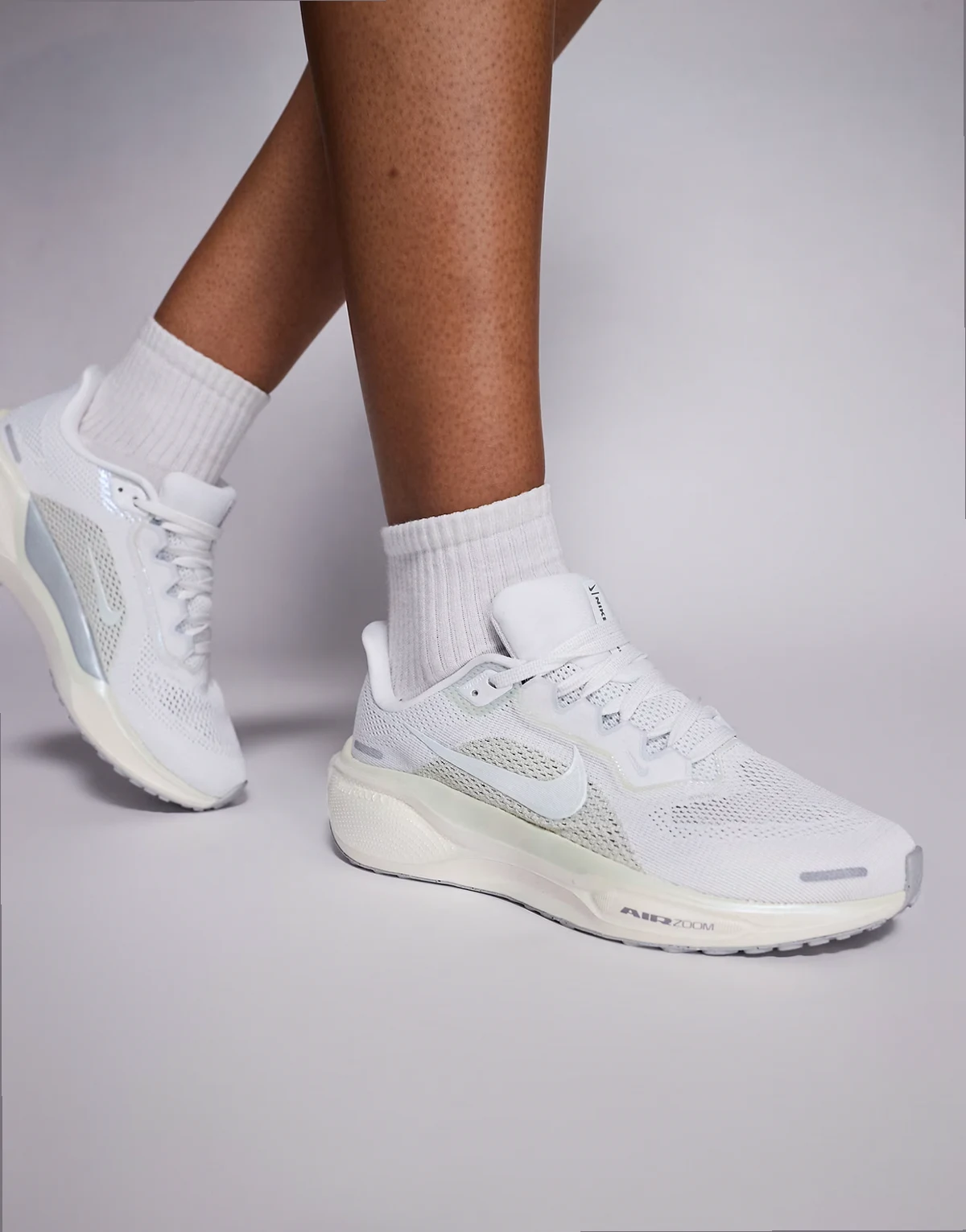 Nike Pegasus 41 ESS sneakers in white