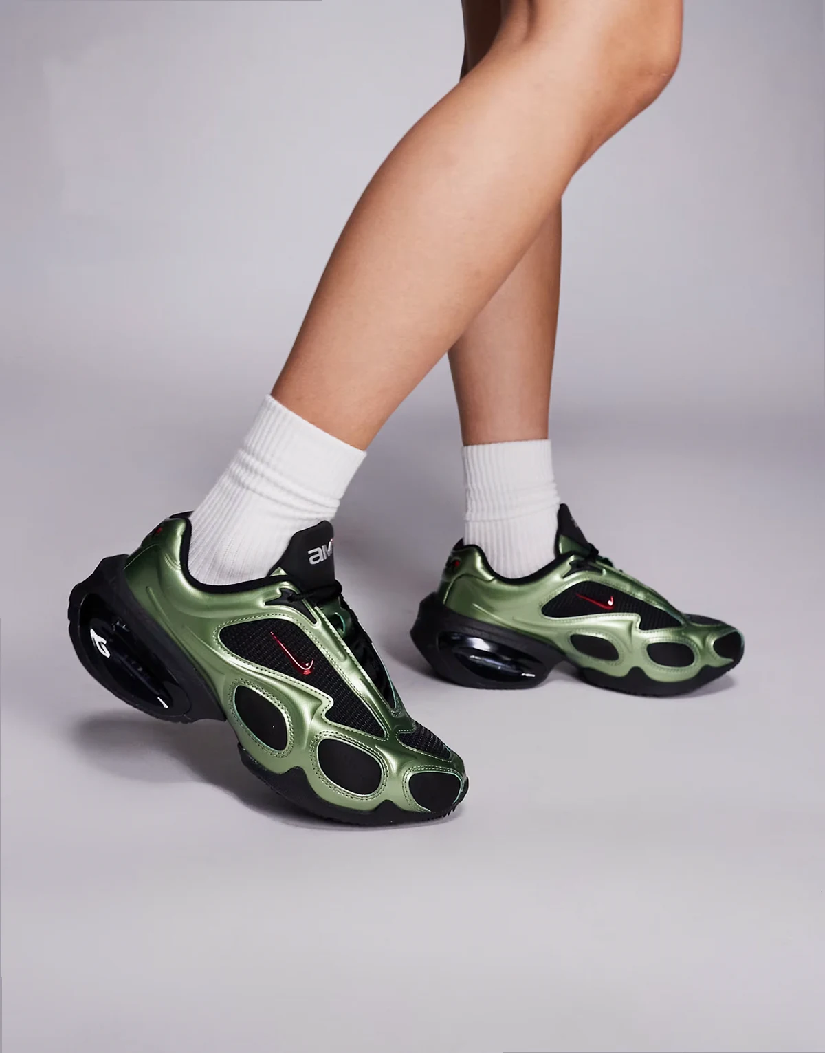 Air Max Muse sneakers in black & green