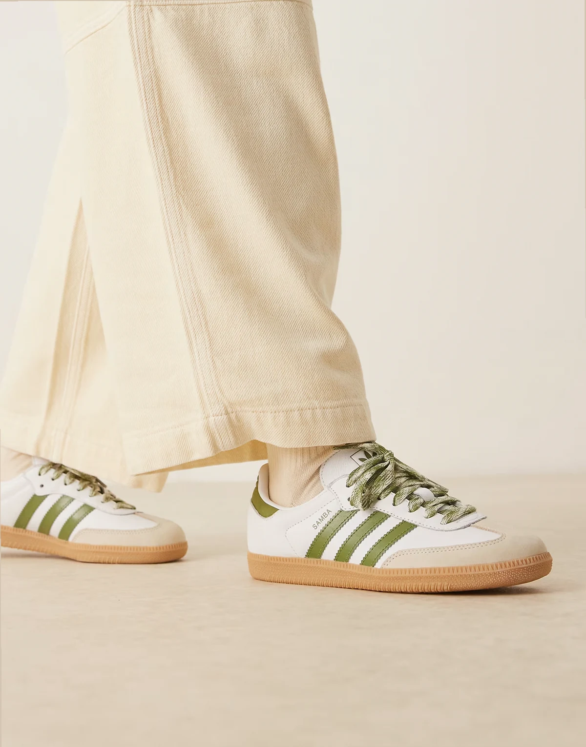 Samba OG sneakers in white and khaki green
