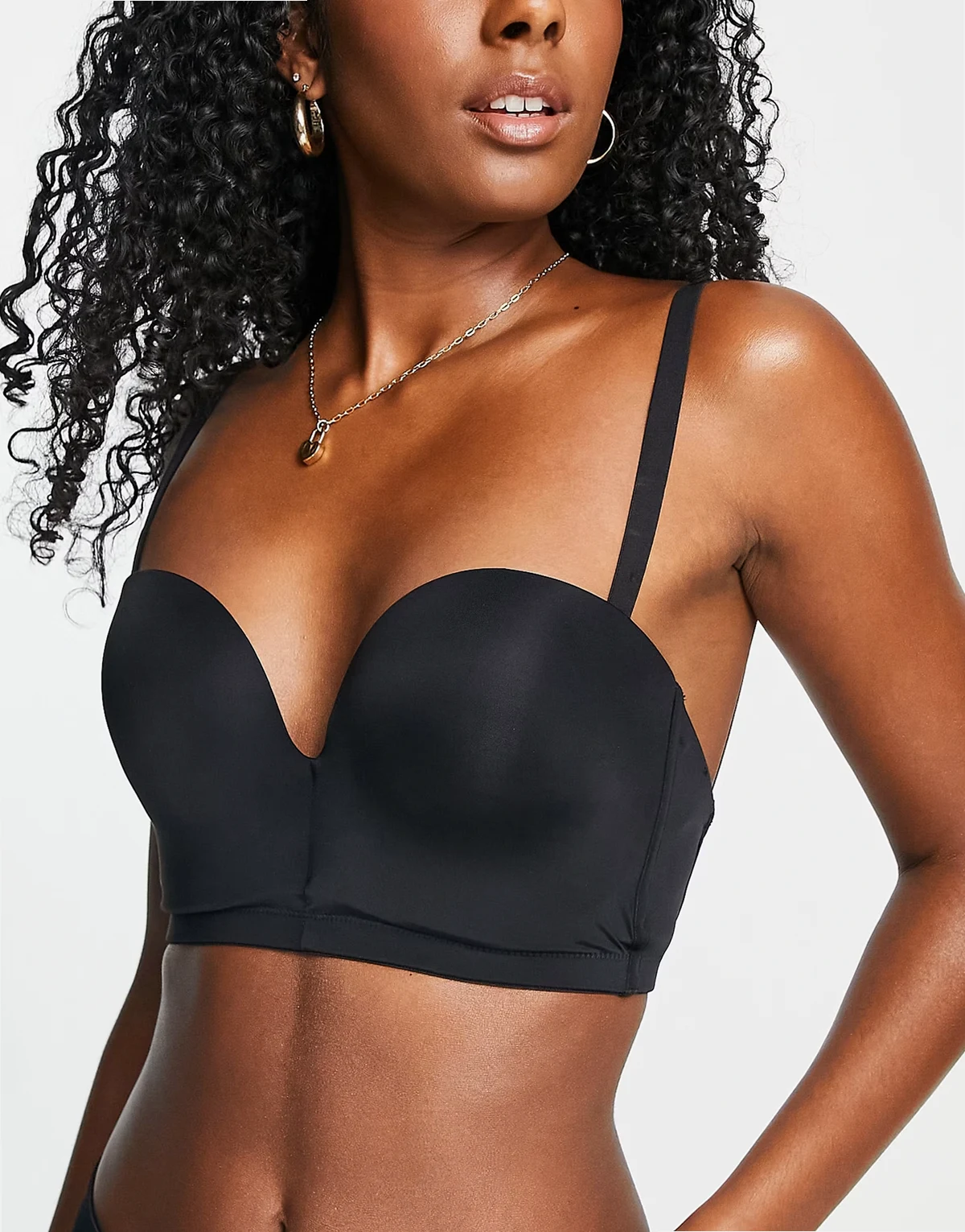 – Ultimate – Czarny biustonosz push up z odkrytymi plecami i głębokim dekoltem