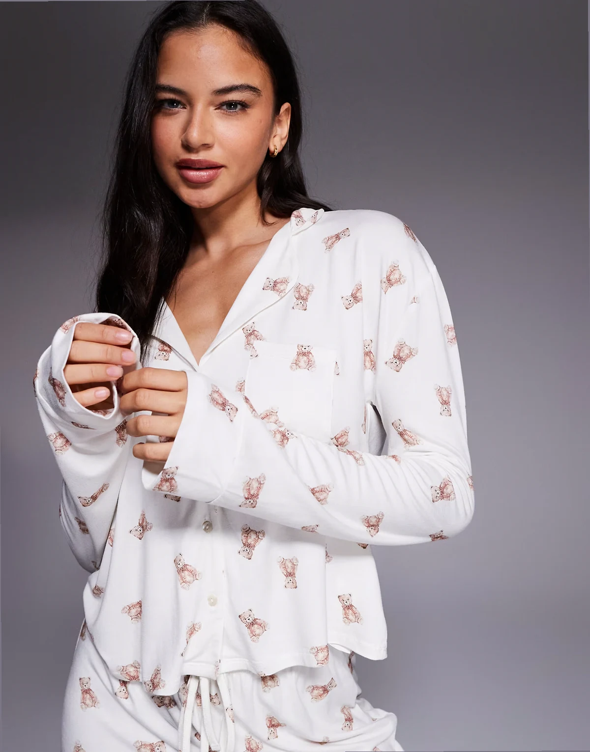 Exclusive – Kremowa bardzo miękka koszula piżamowa we wzór w misie, część zestawu