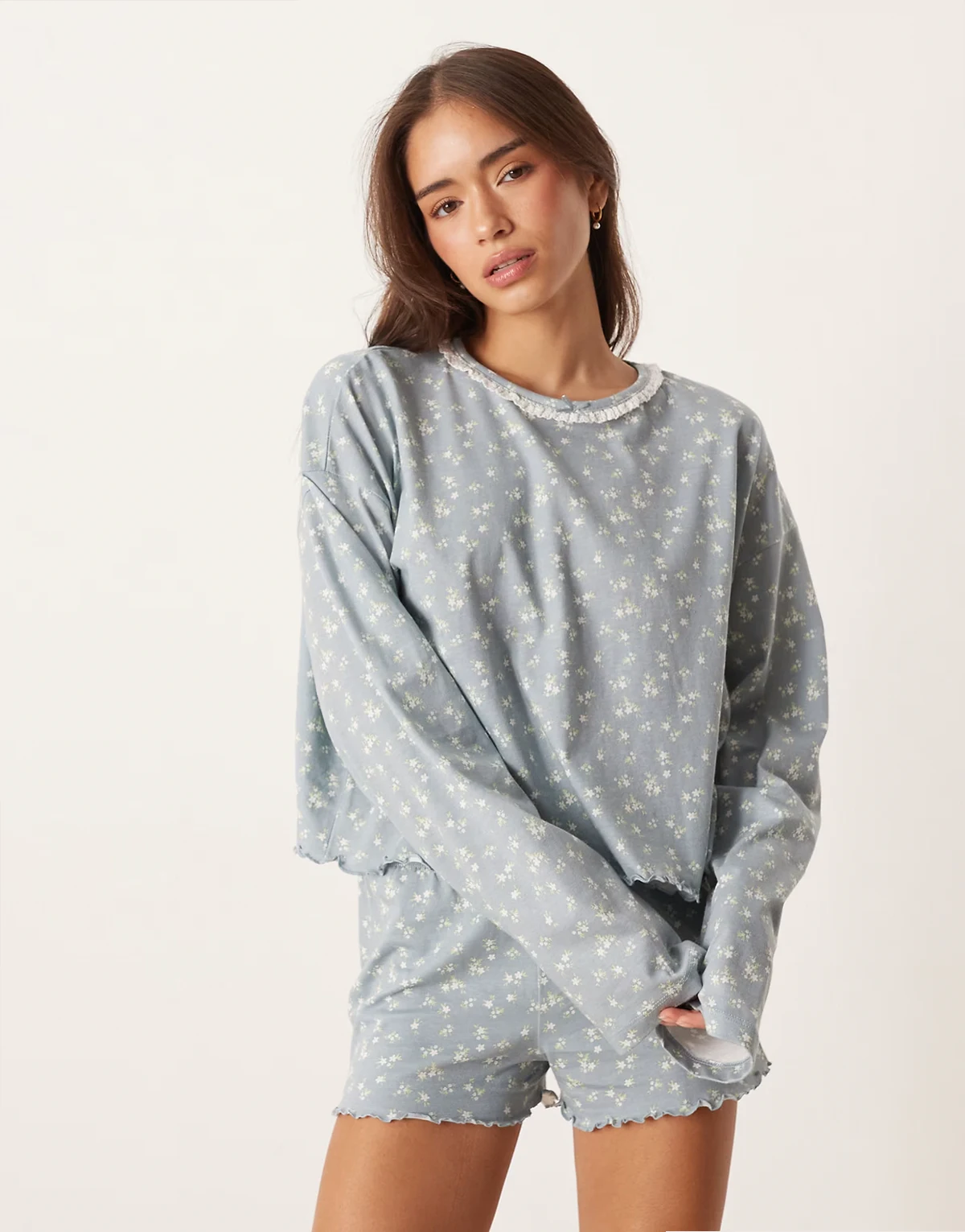 – Mix and Match –Langärmliges, kastiges Pyjama-Oberteil in Blau mit Blümchenmuster