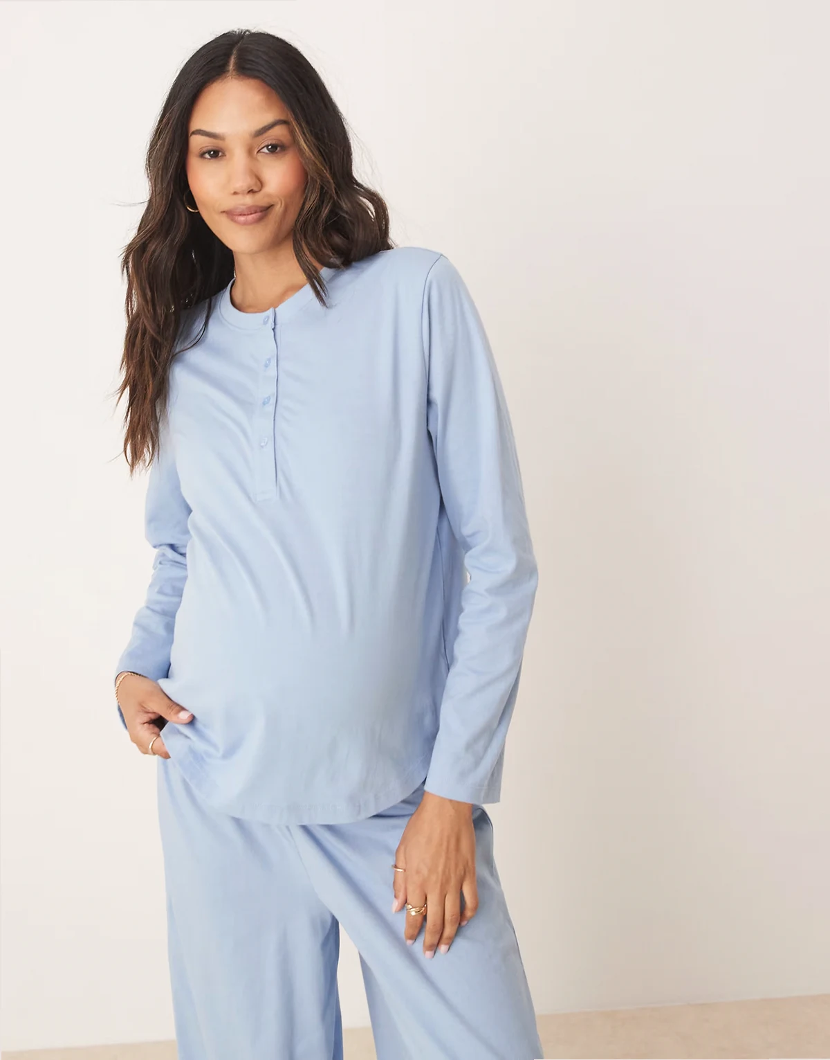 ASOS DESIGN Maternity – Mix & Match – Pyjama-Oberteil in Blau mit Henley-Kragen