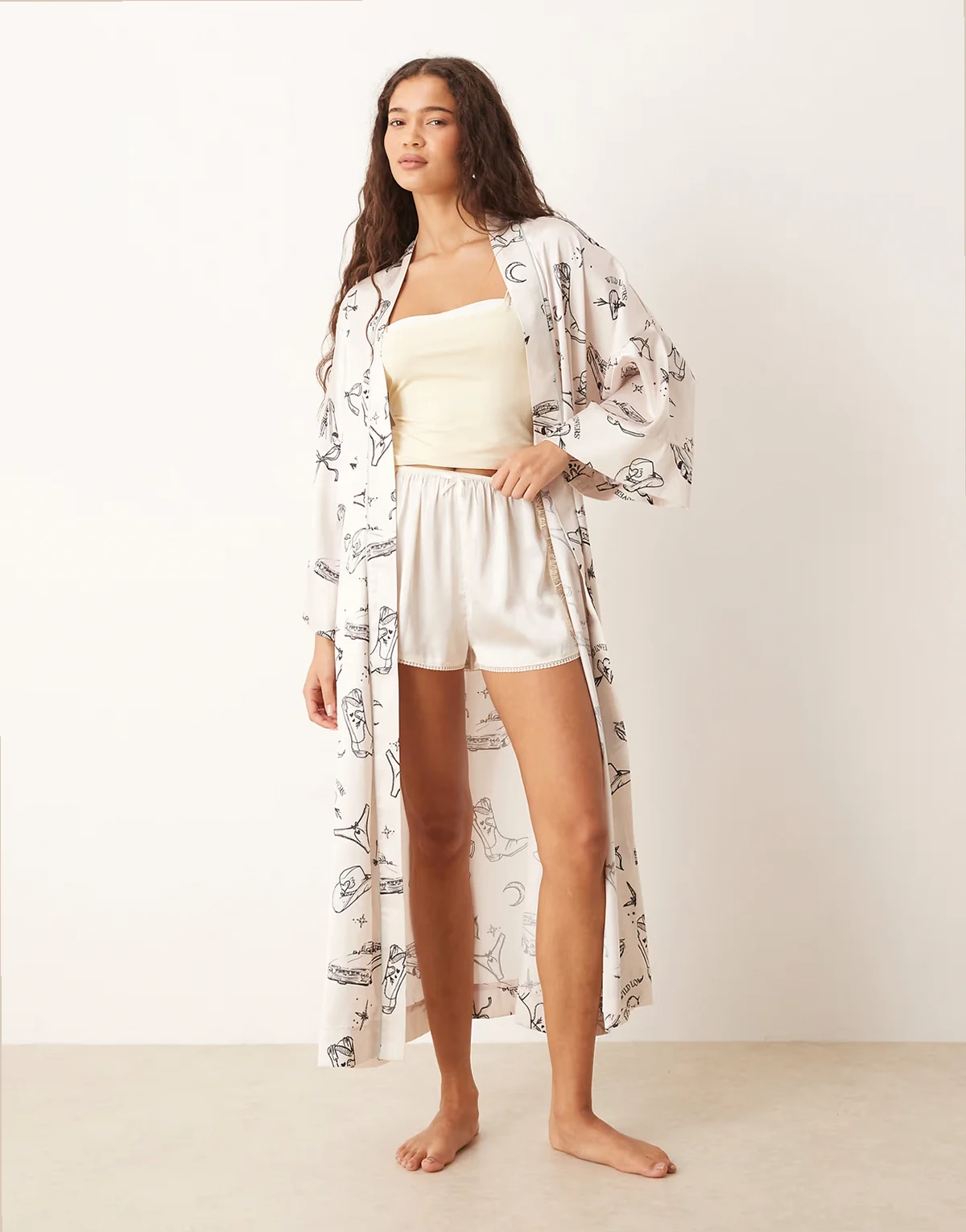 Tia satin robe with cowboy print in ivory