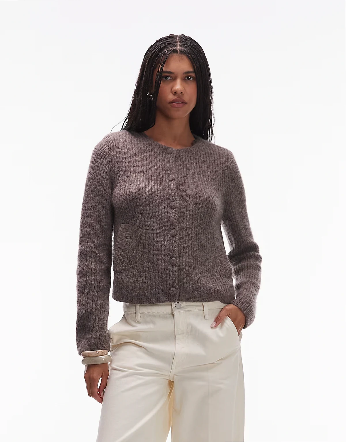 – Strickjacke aus Alpaka-Wollmix in Maulwurfbraun mit Leistentaschen