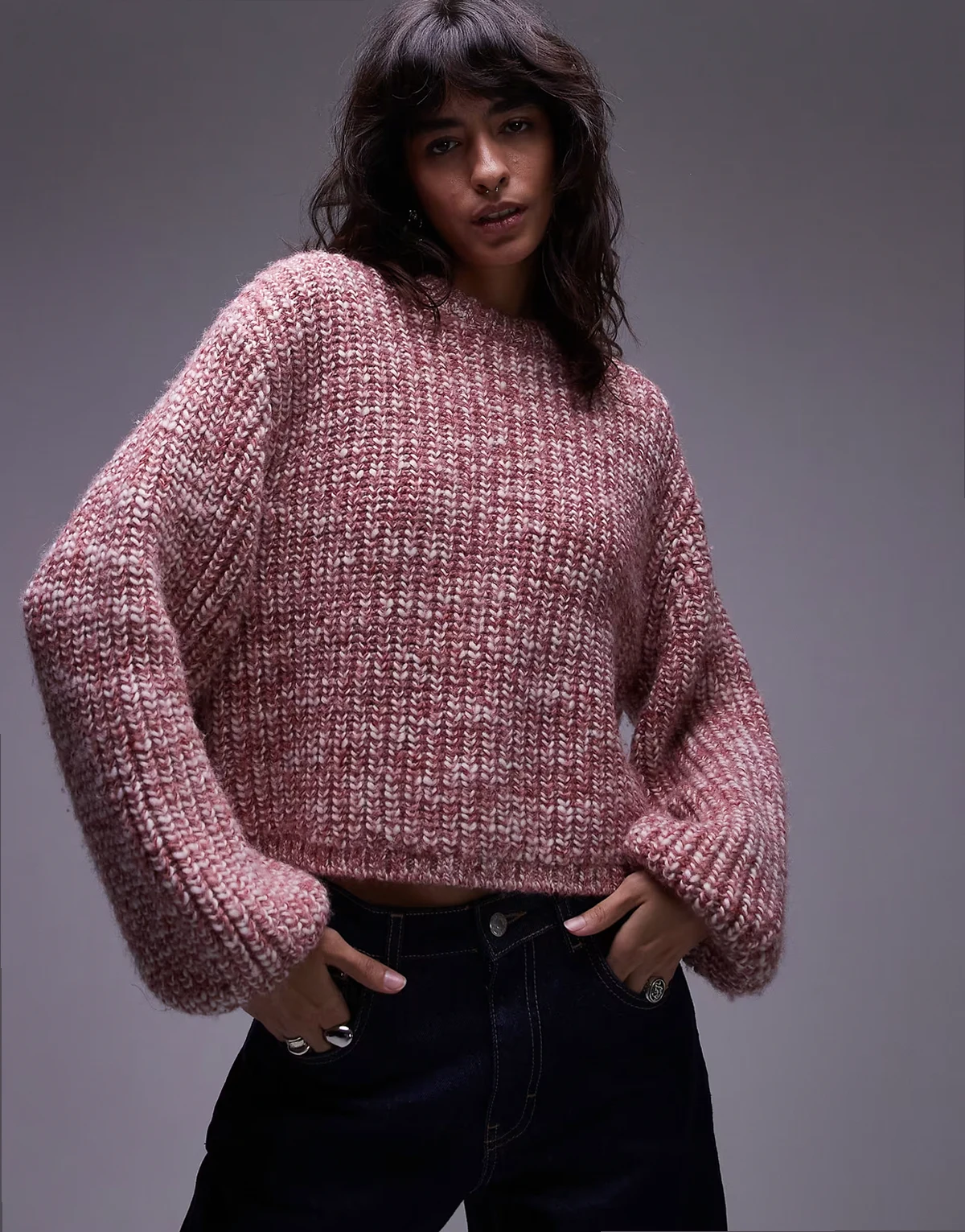 – Grobstrickpullover aus Alpaka und Wolle in Rosa mit Salz-und-Pfeffer-Muster