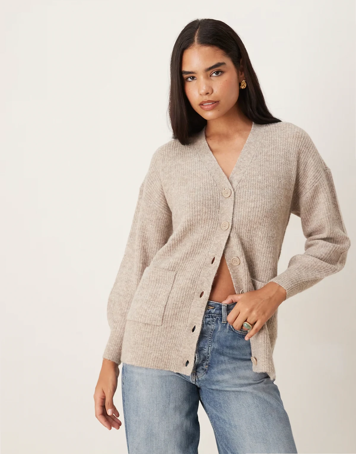 – Oversize-Strickjacke in Natural meliert mit Rippenmuster
