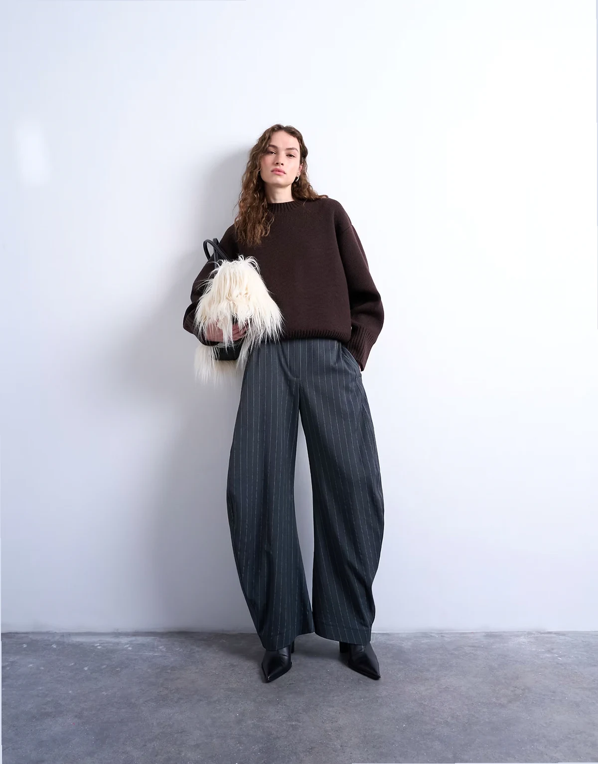 – Elegante Barrel-Leg-Hose in Grau mit Streifen