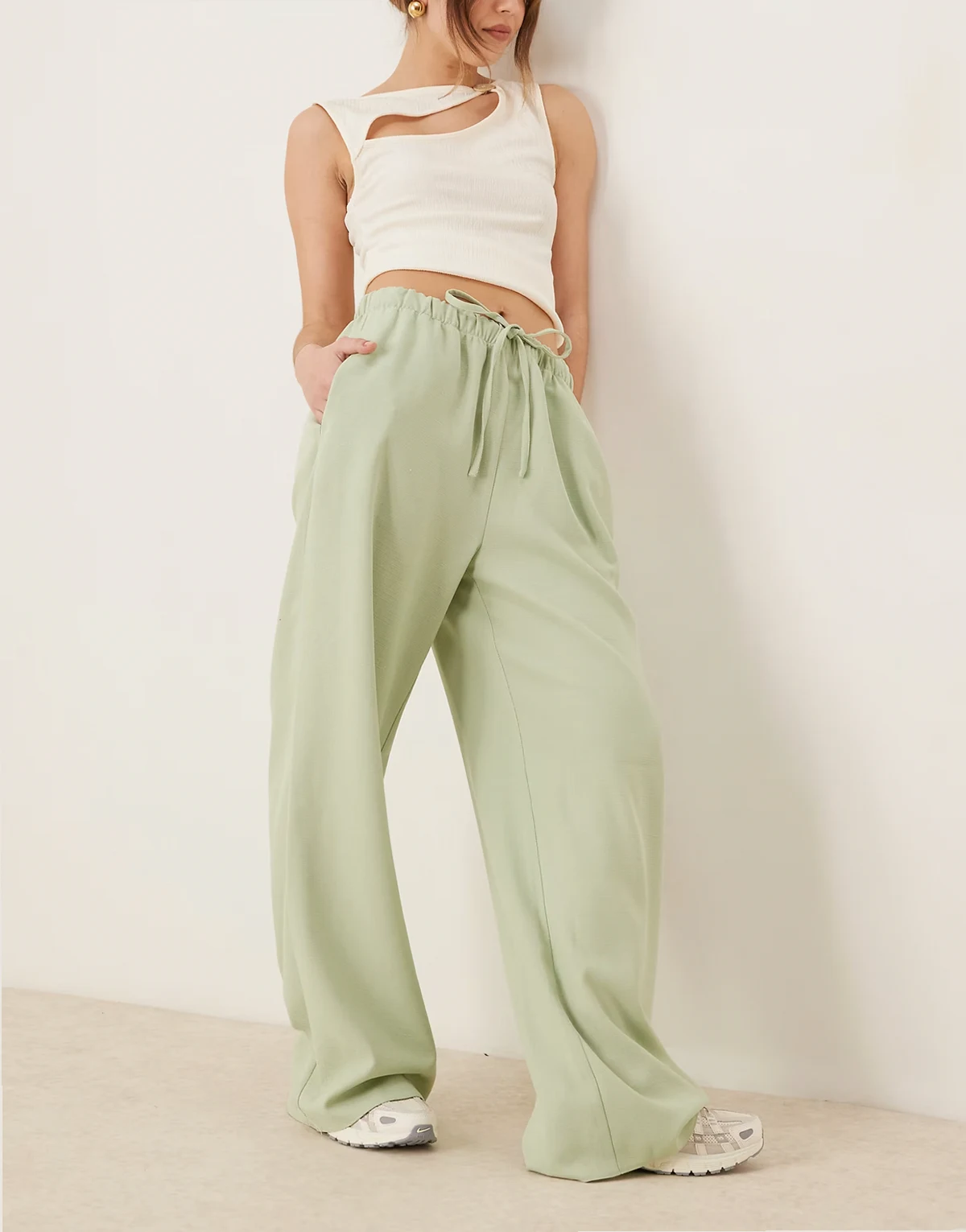 – Elegante Hose zum Hineinschlüpfen in grüner Leinenoptik