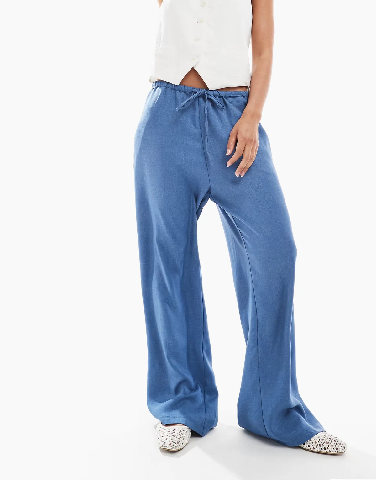 – Schlupfhose in Blau mit Schnürdetail