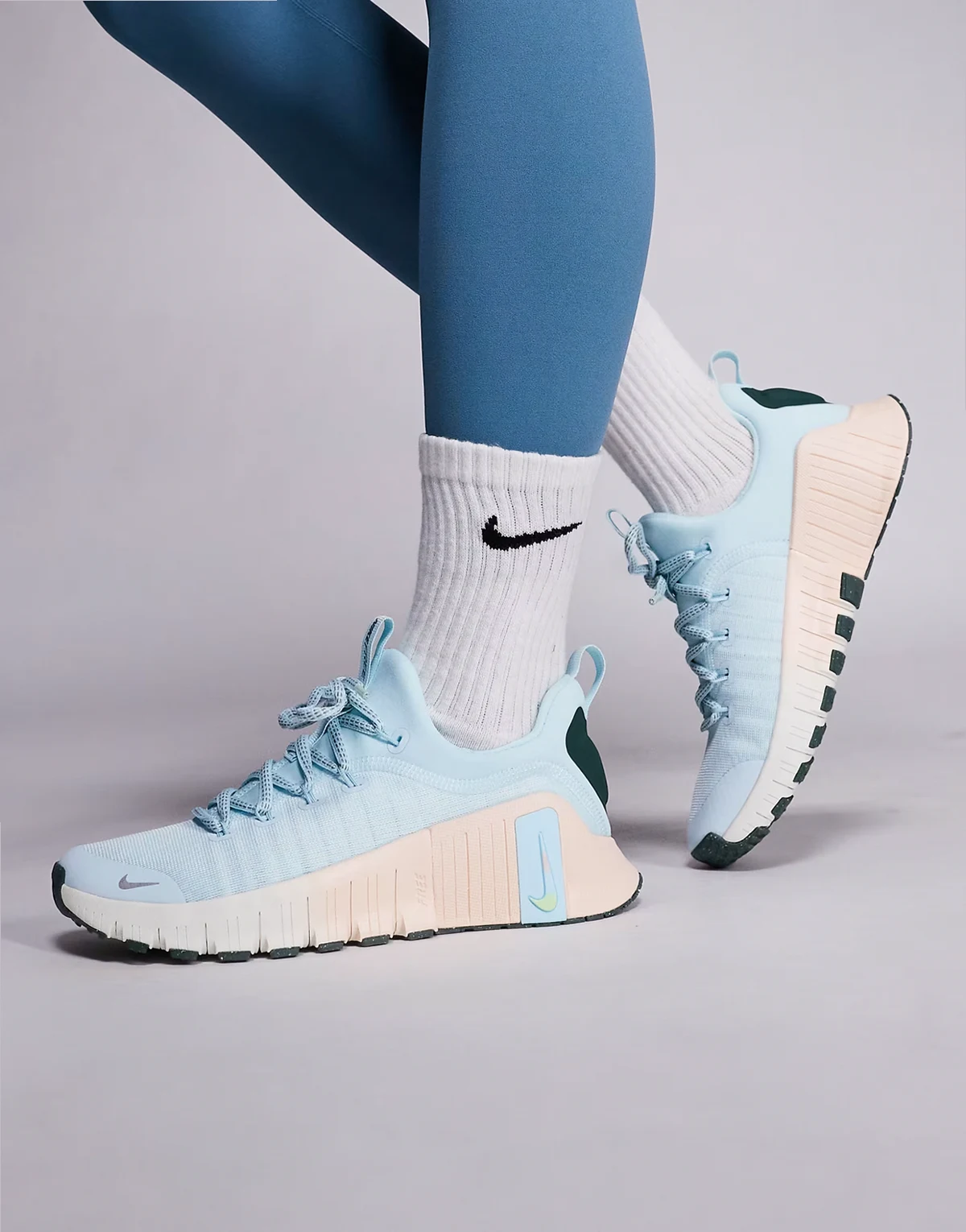Free Metcon 6 Premium sneakers in light blue and off white