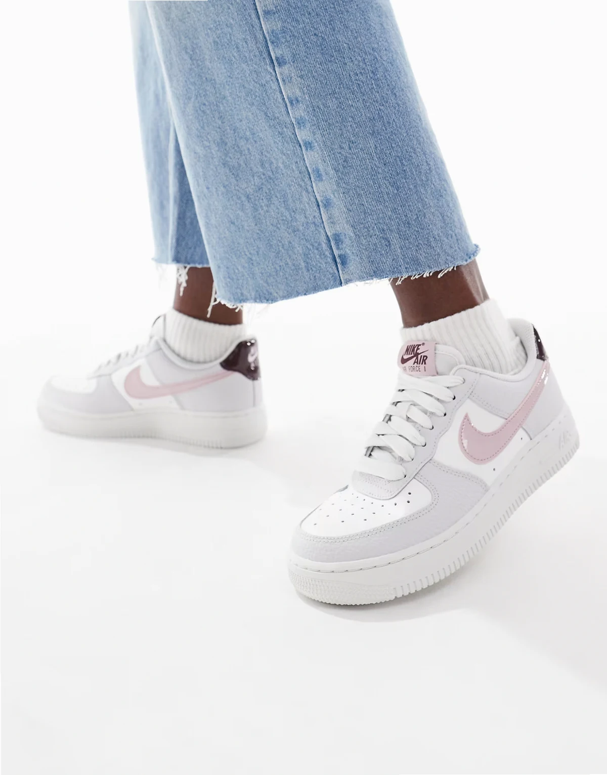 Air Force 1 '07 sneakers in gray and pink