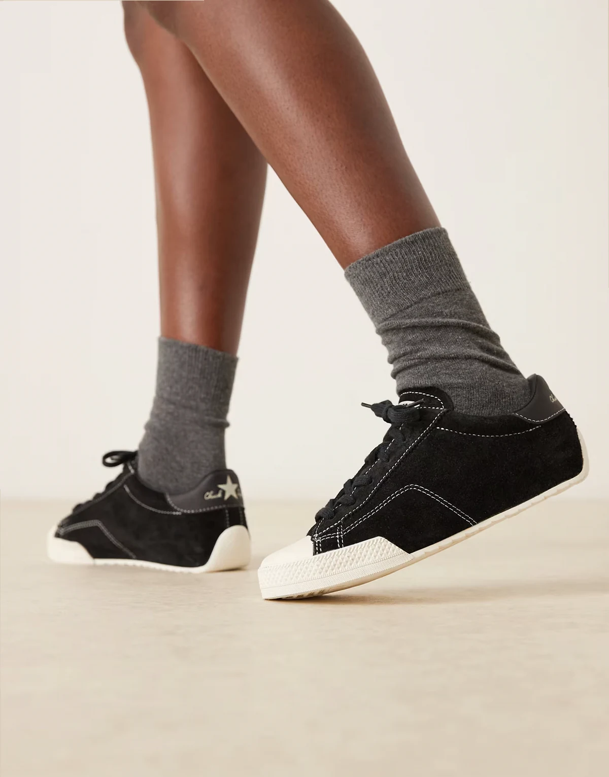Chuck Lo Pro sneakers in black